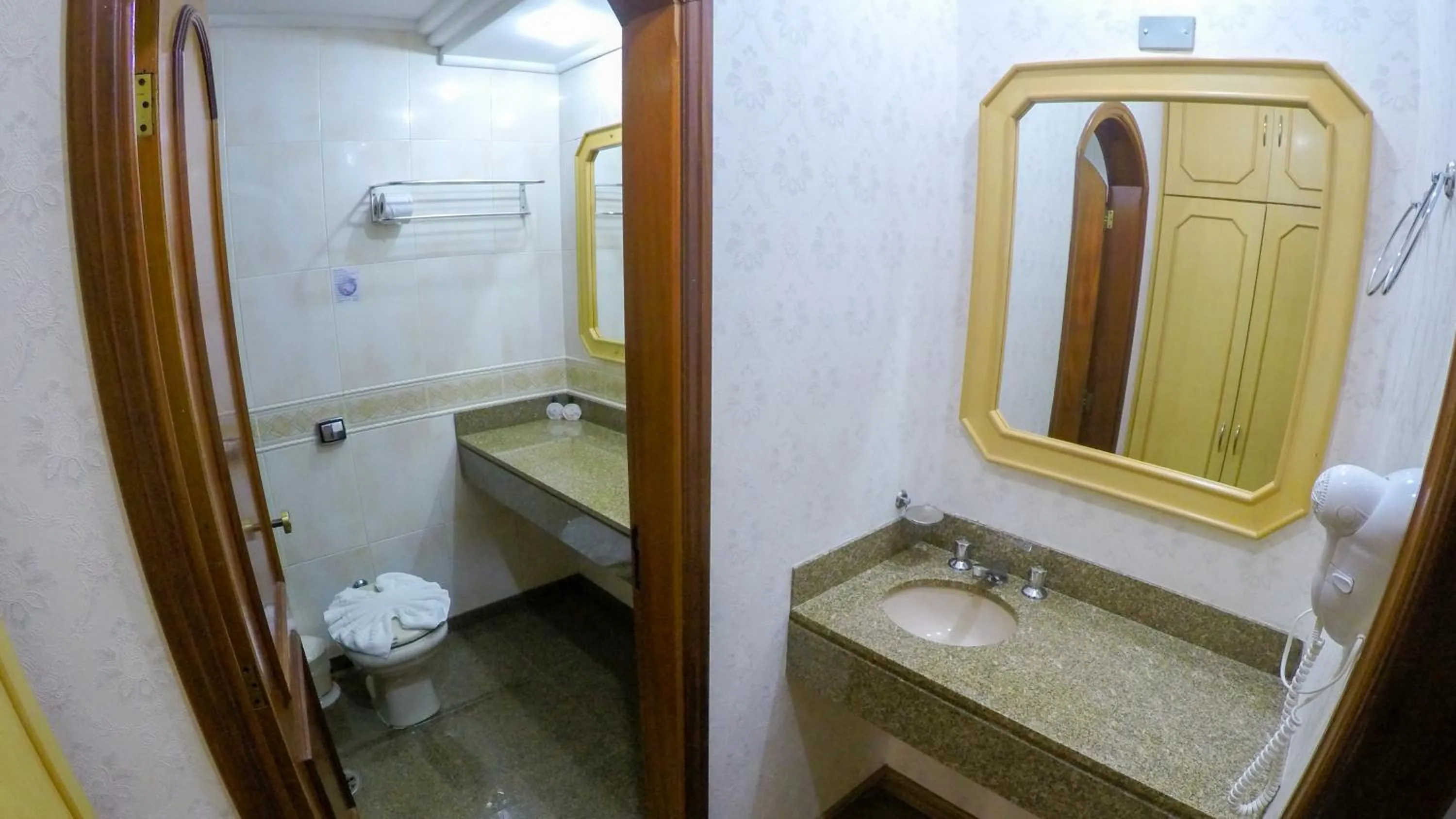 Bathroom in Biazi Paradise Hotel