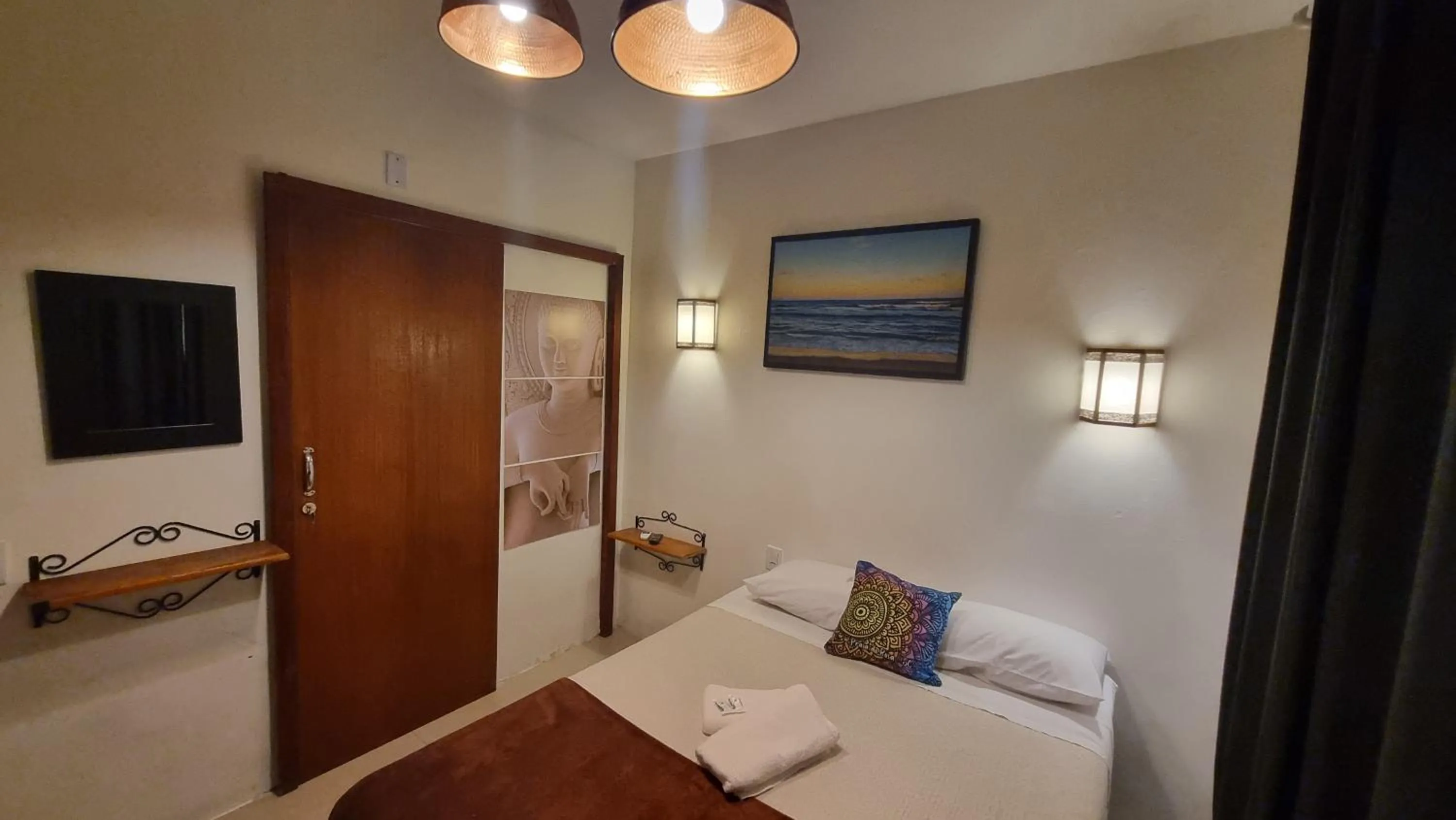 Bedroom, Bed in Arte da Tribo Hostel & Camping