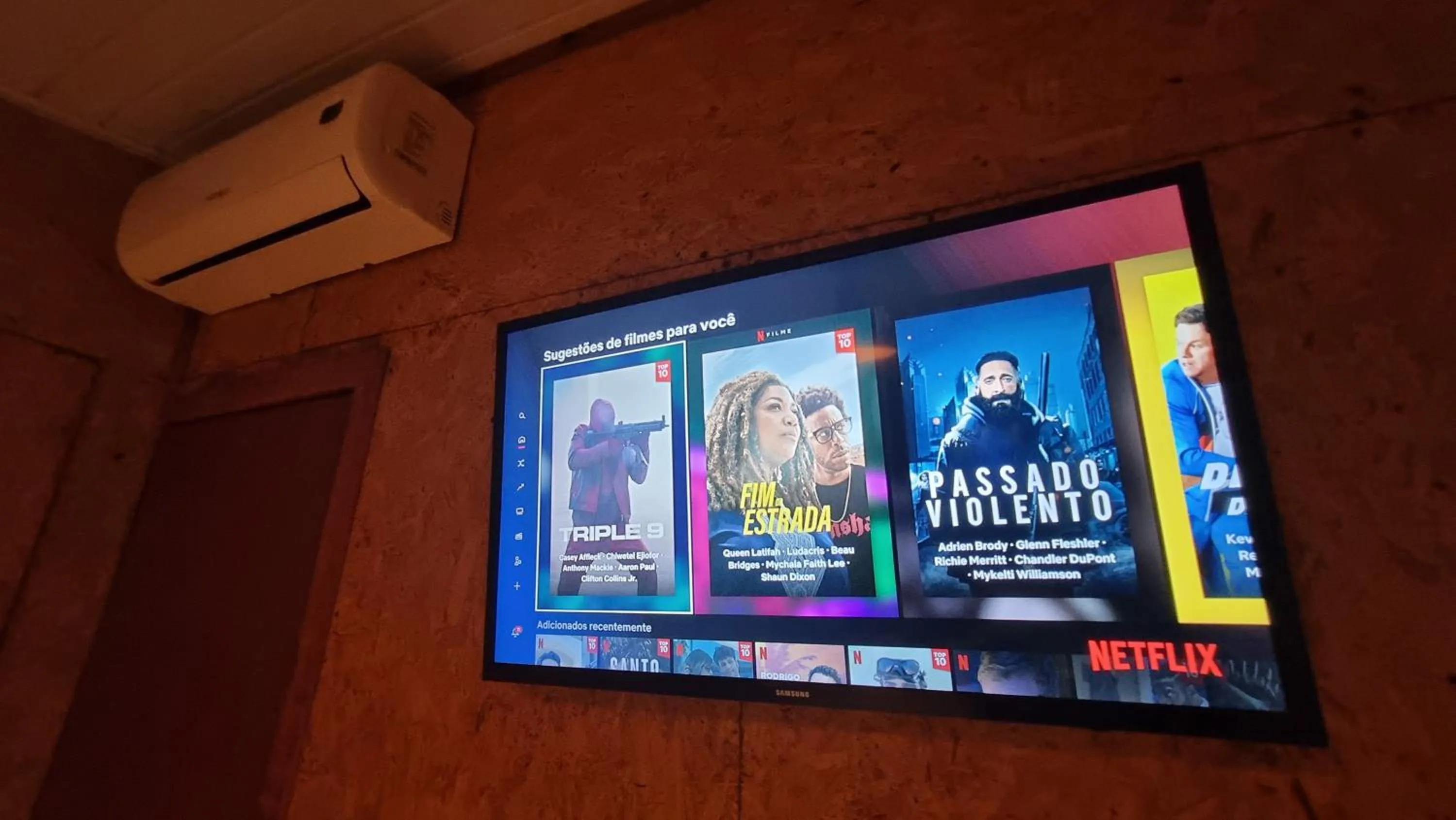 Bedroom in Arte da Tribo Hostel & Camping