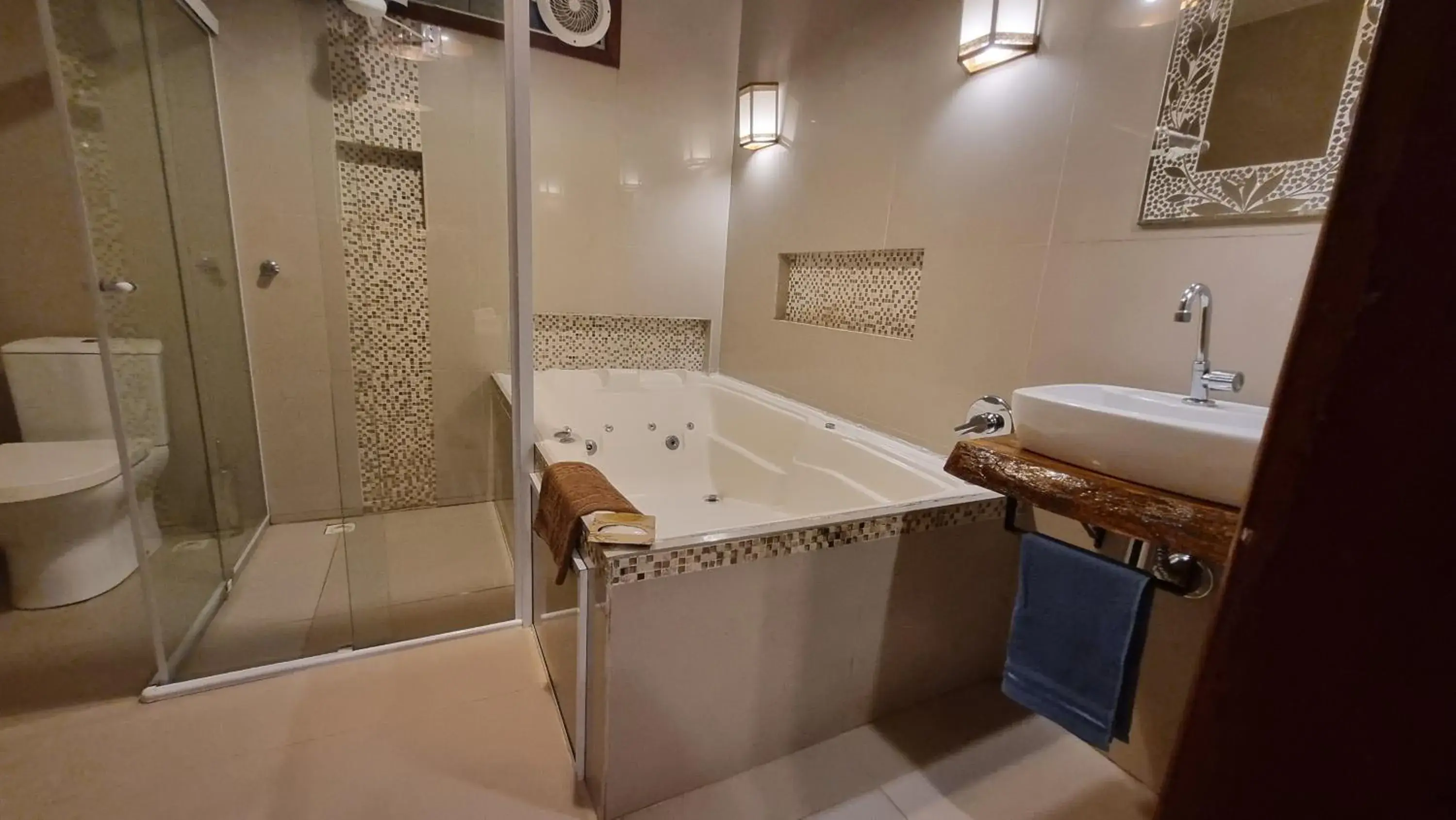 Double Room with Spa Bath in Arte da Tribo Hostel & Camping Double Room with Spa Bath in Arte da Tribo Hostel & Camping