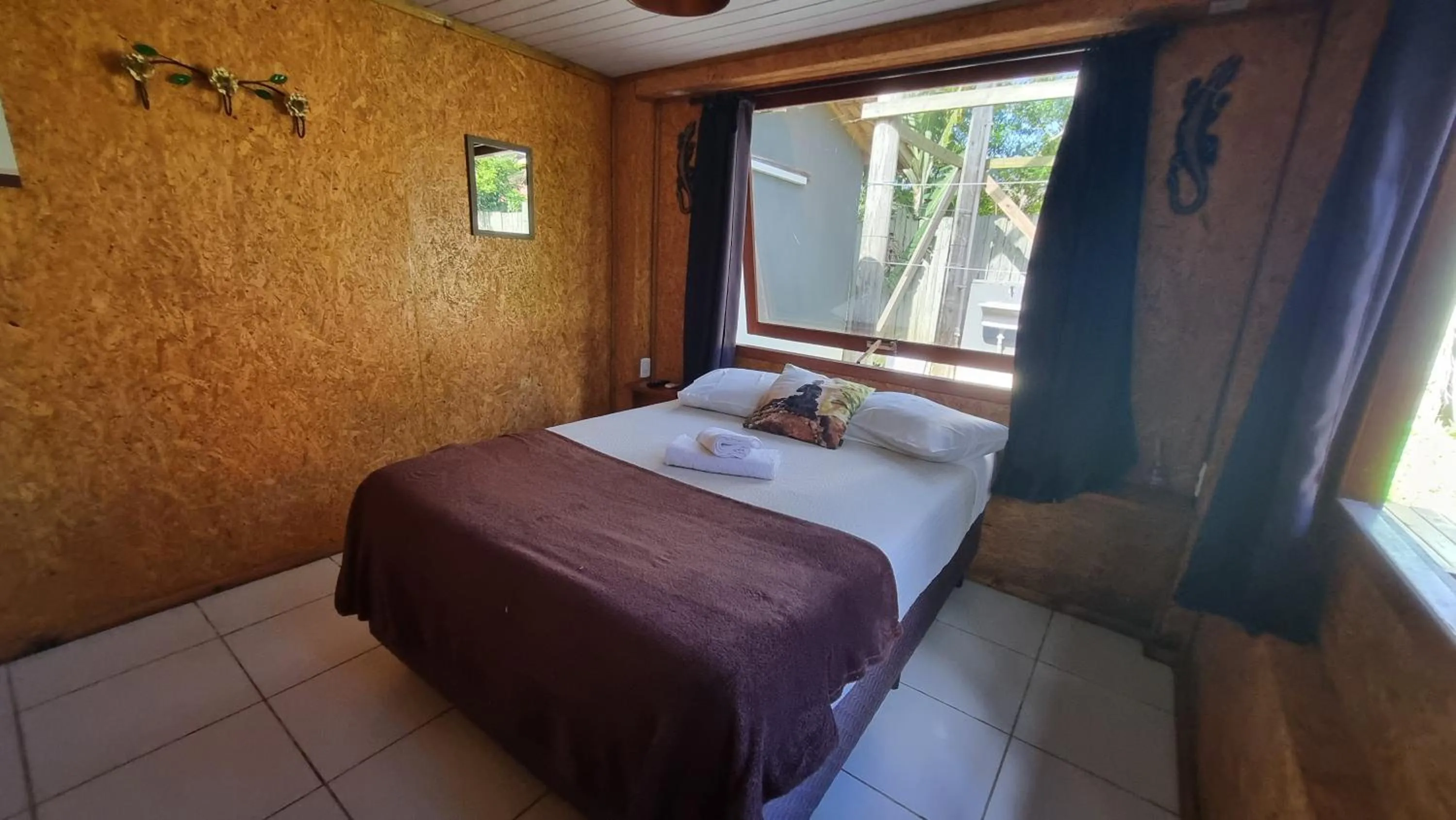 Bedroom, Bed in Arte da Tribo Hostel & Camping