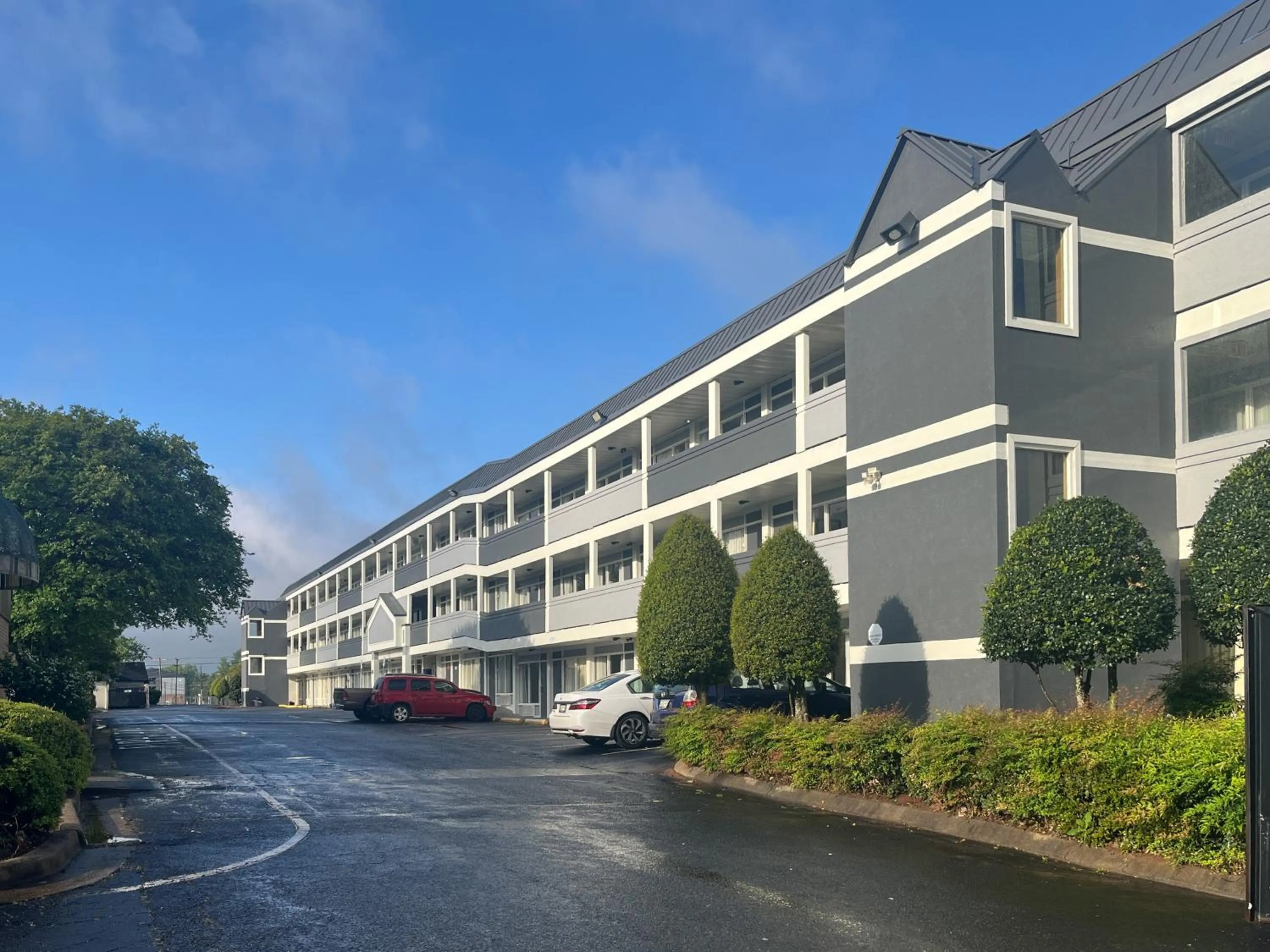 Property building in Motel 6 Charlotte, NC – Airport South
