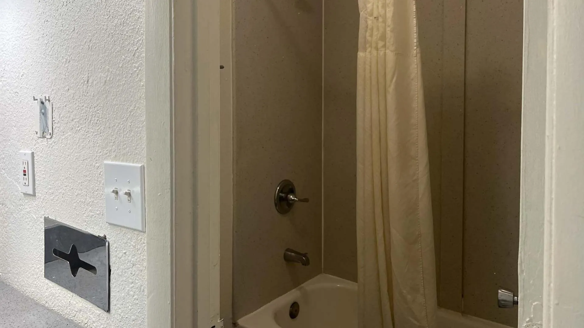 Bathroom in Motel 6 Charlotte, NC – Airport South