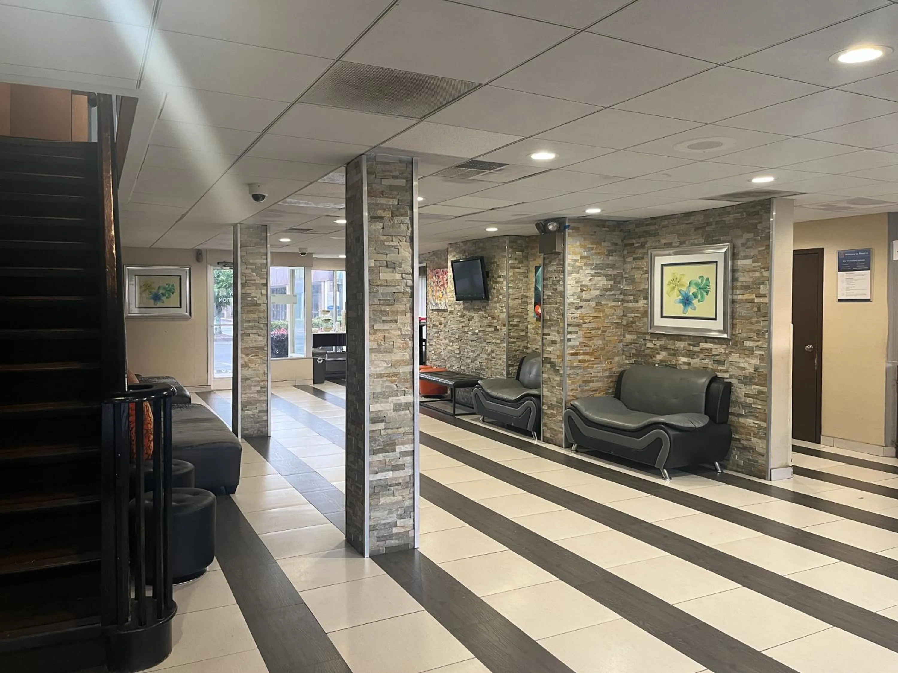 Lobby or reception in Motel 6 Charlotte, NC – Airport South