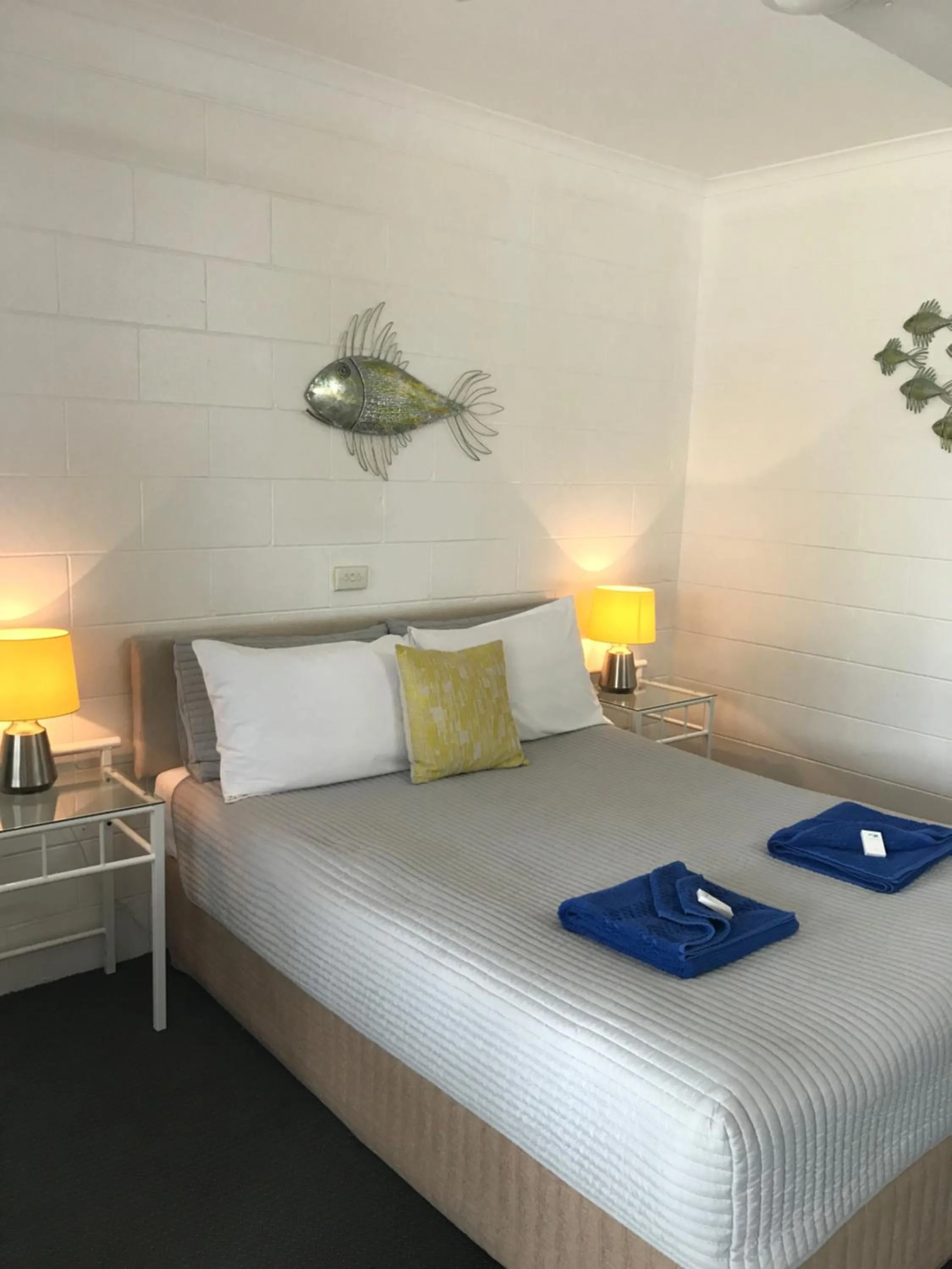 Bed in Tramway Motel