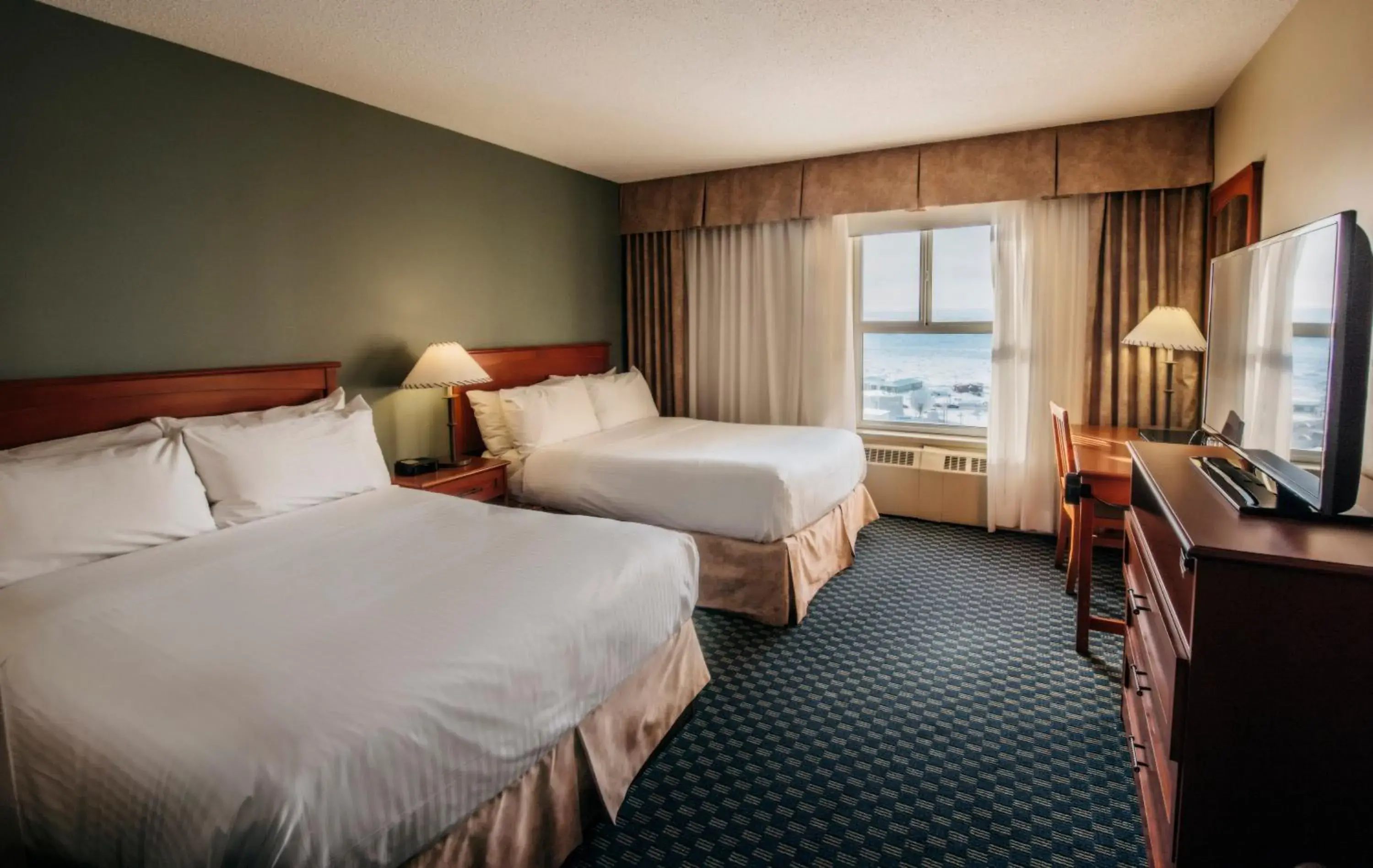 Superior Double Room with Two Double Beds in The Frobisher Inn Superior Double Room with Two Double Beds in The Frobisher Inn