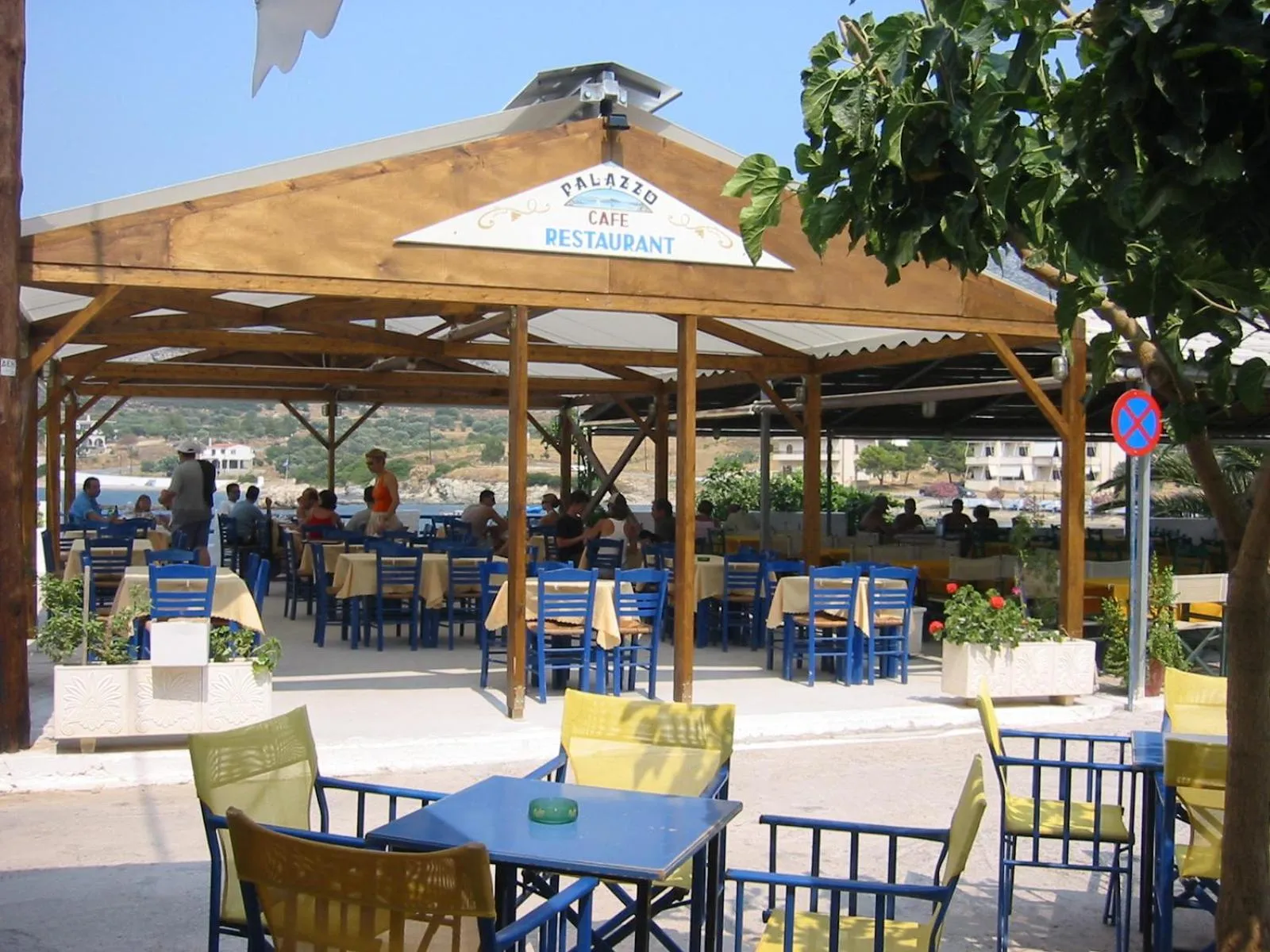 Restaurant/places to eat in Hotel Palazzo