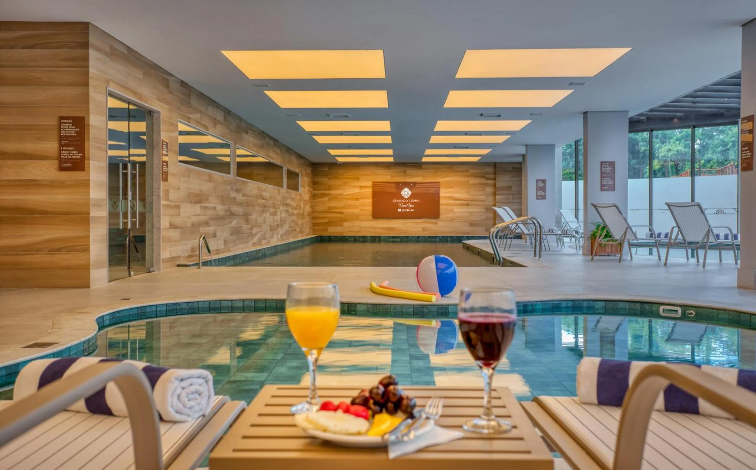 Swimming pool in Wyndham Gramado Termas Resort & Spa