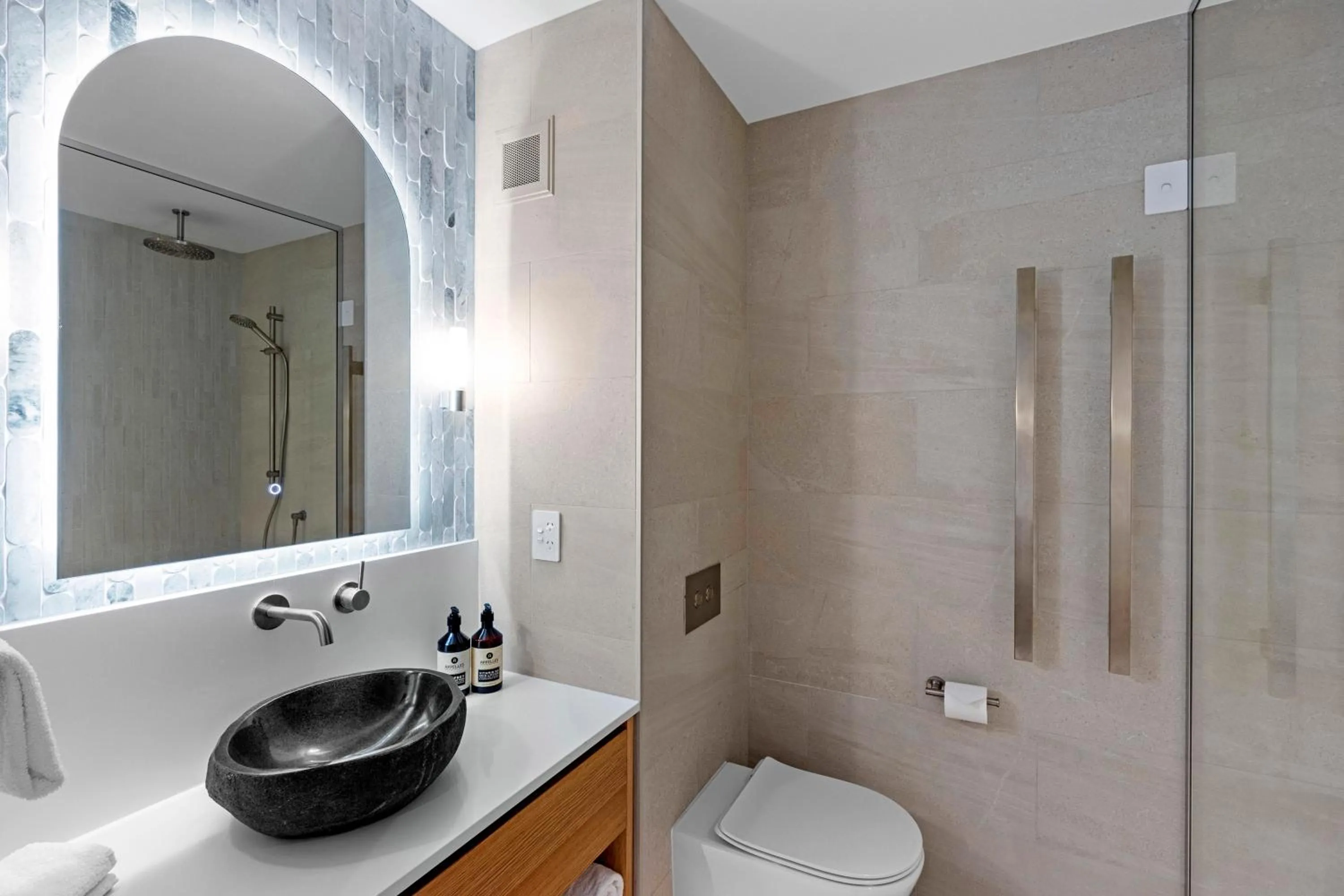 Bathroom in Quality Hotel Elms