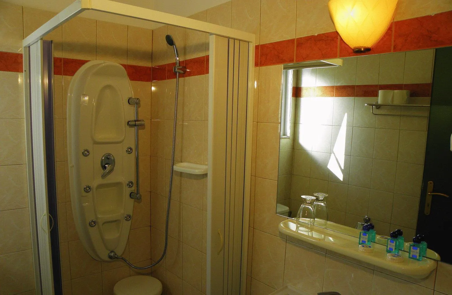 Bathroom in Hotel Kiani Akti