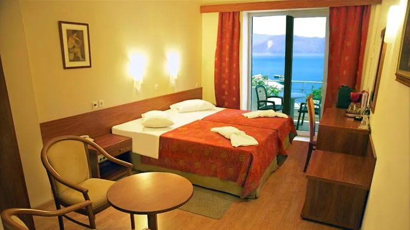 Photo of the whole room in Hotel Kiani Akti