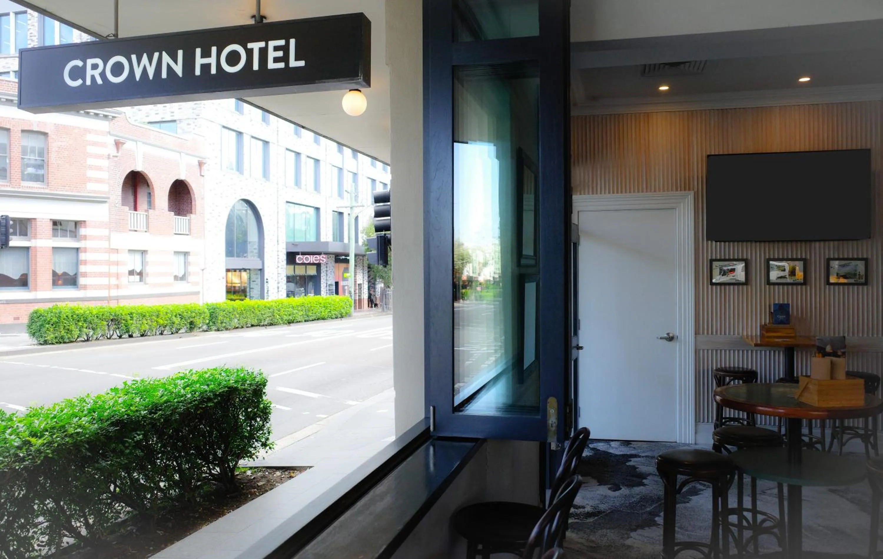 Restaurant/places to eat in Crown Hotel Surry Hills