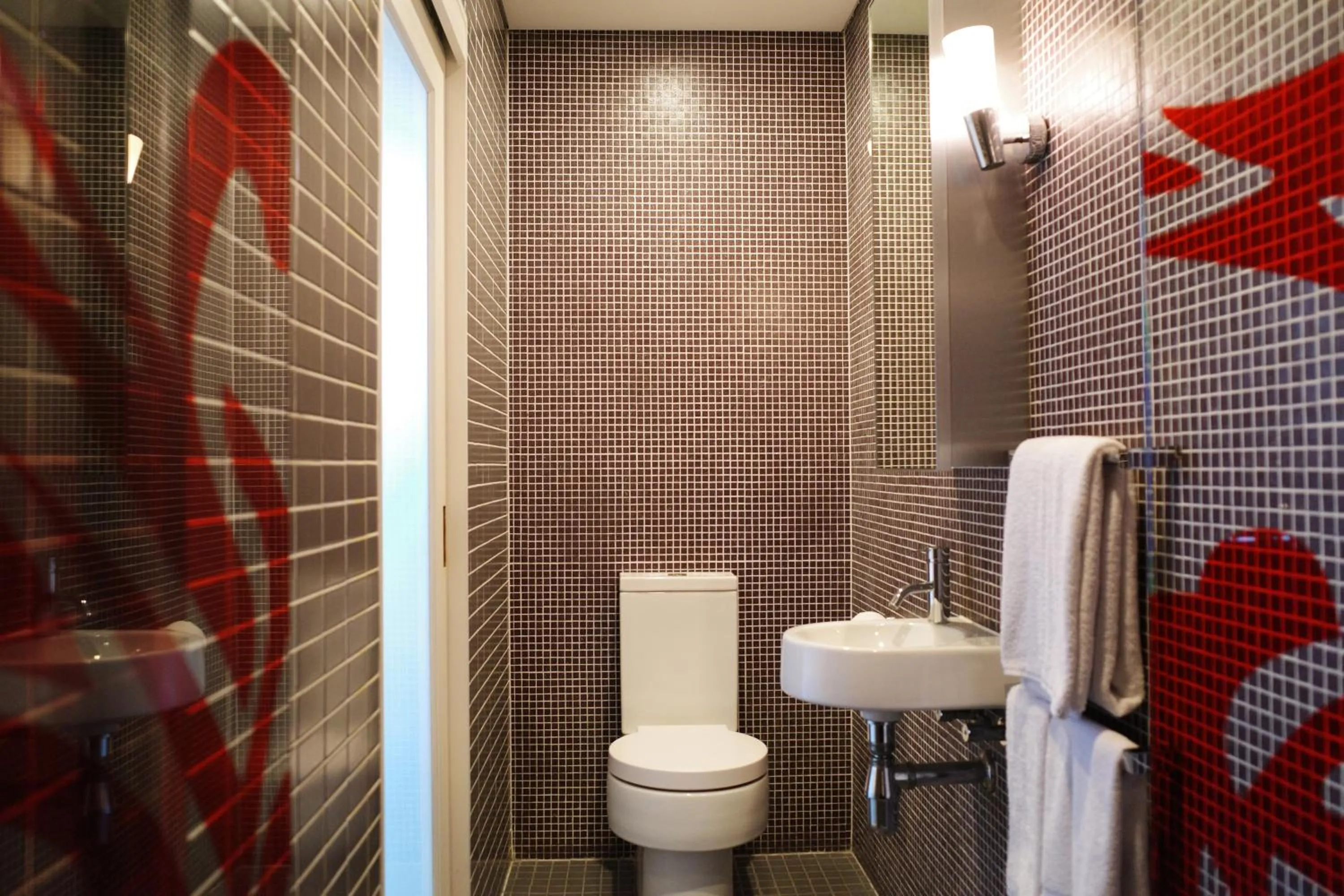 Shower in Crown Hotel Surry Hills