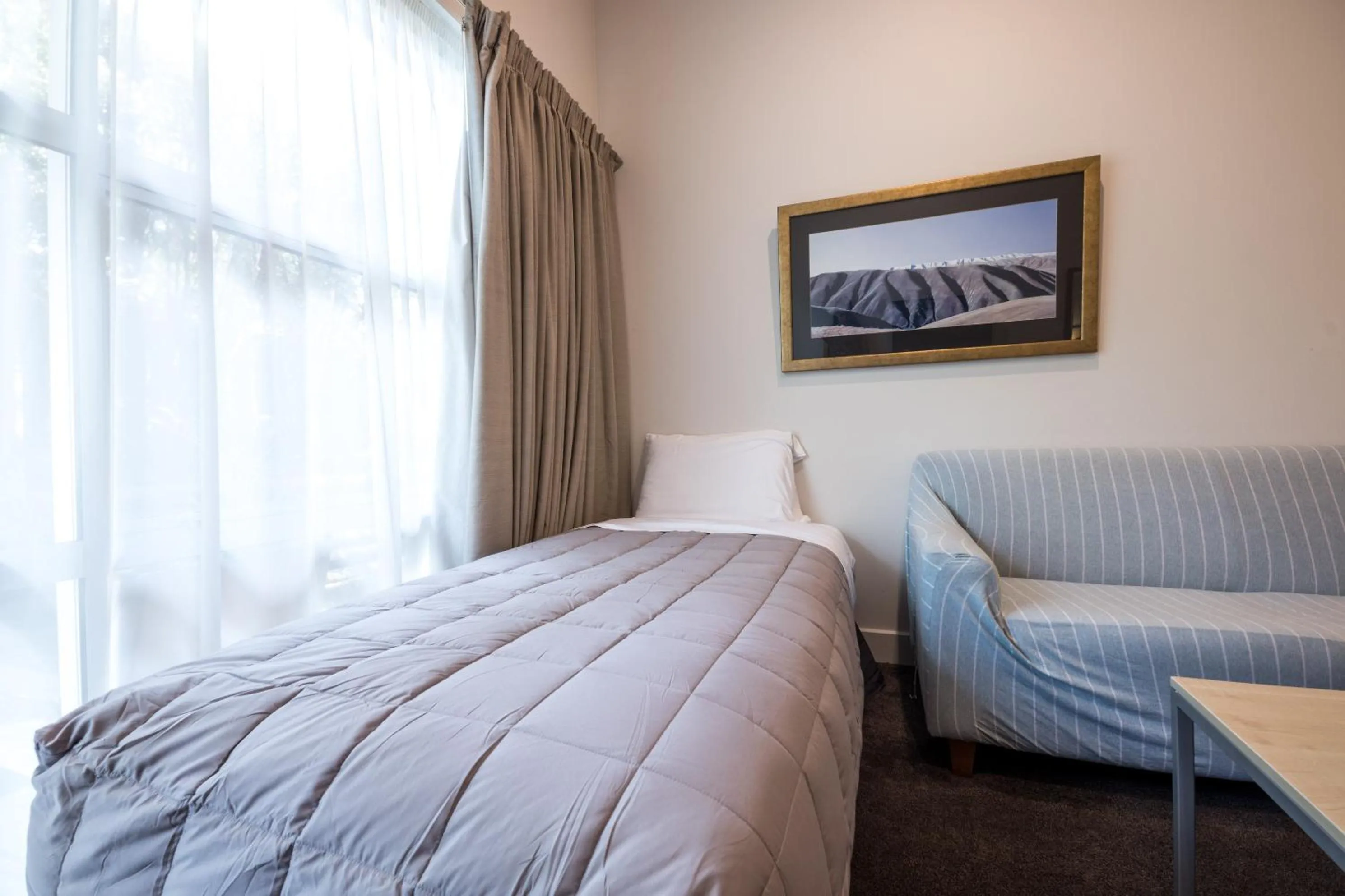 Bed in The Westhaven Motel