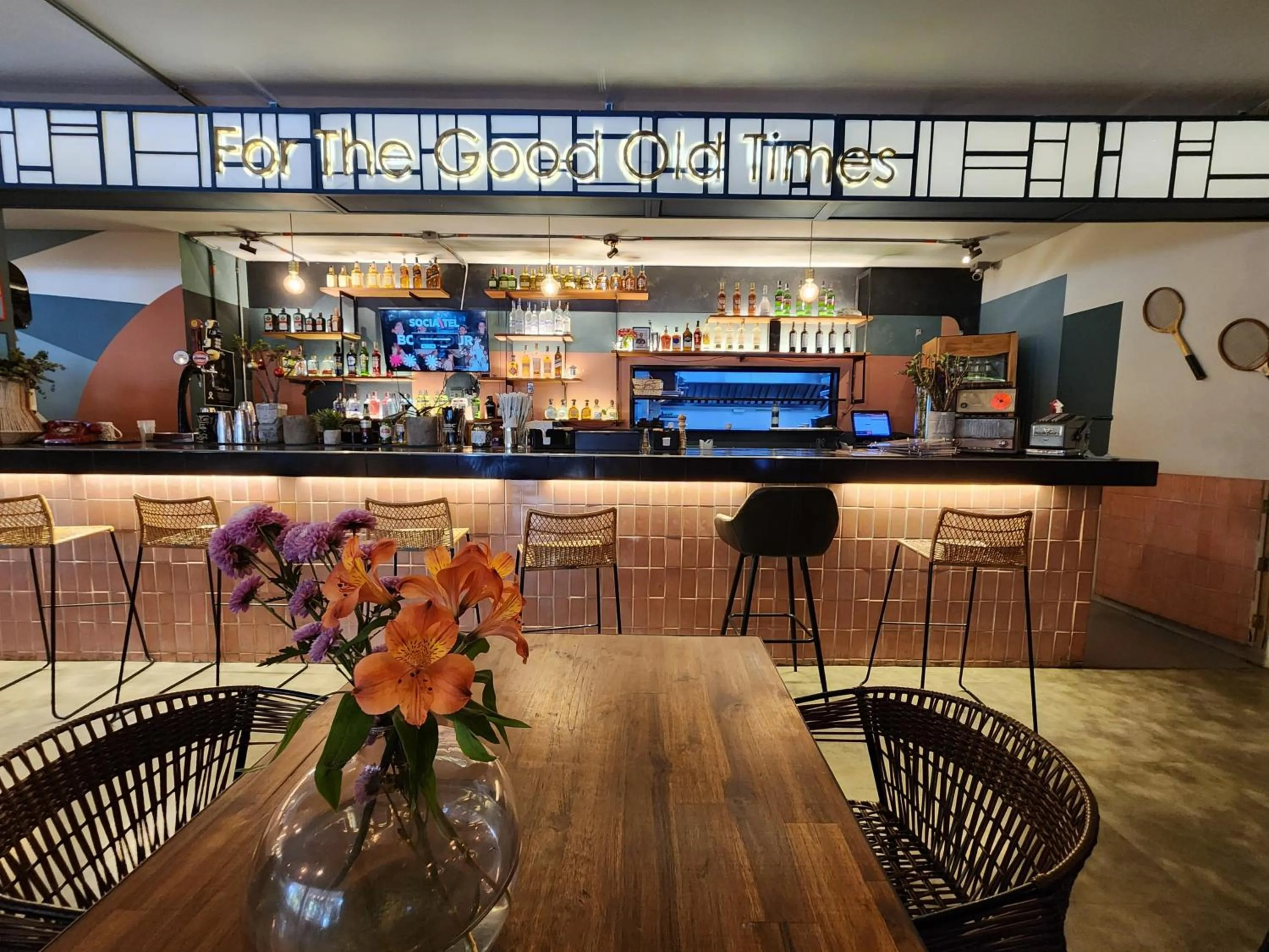 Restaurant/places to eat in Socialtel Parque 93 Bogota