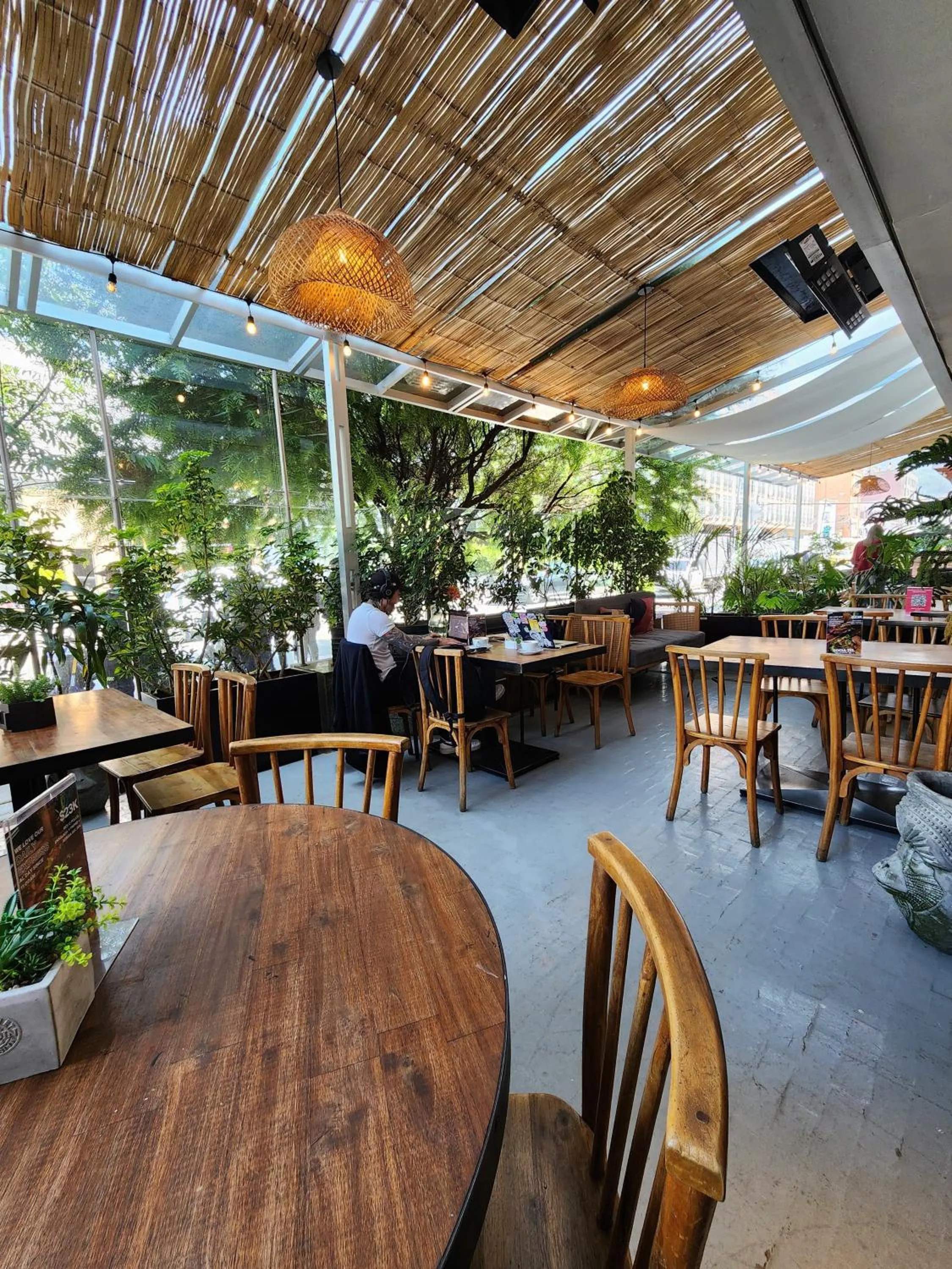 Restaurant/places to eat in Socialtel Parque 93 Bogota