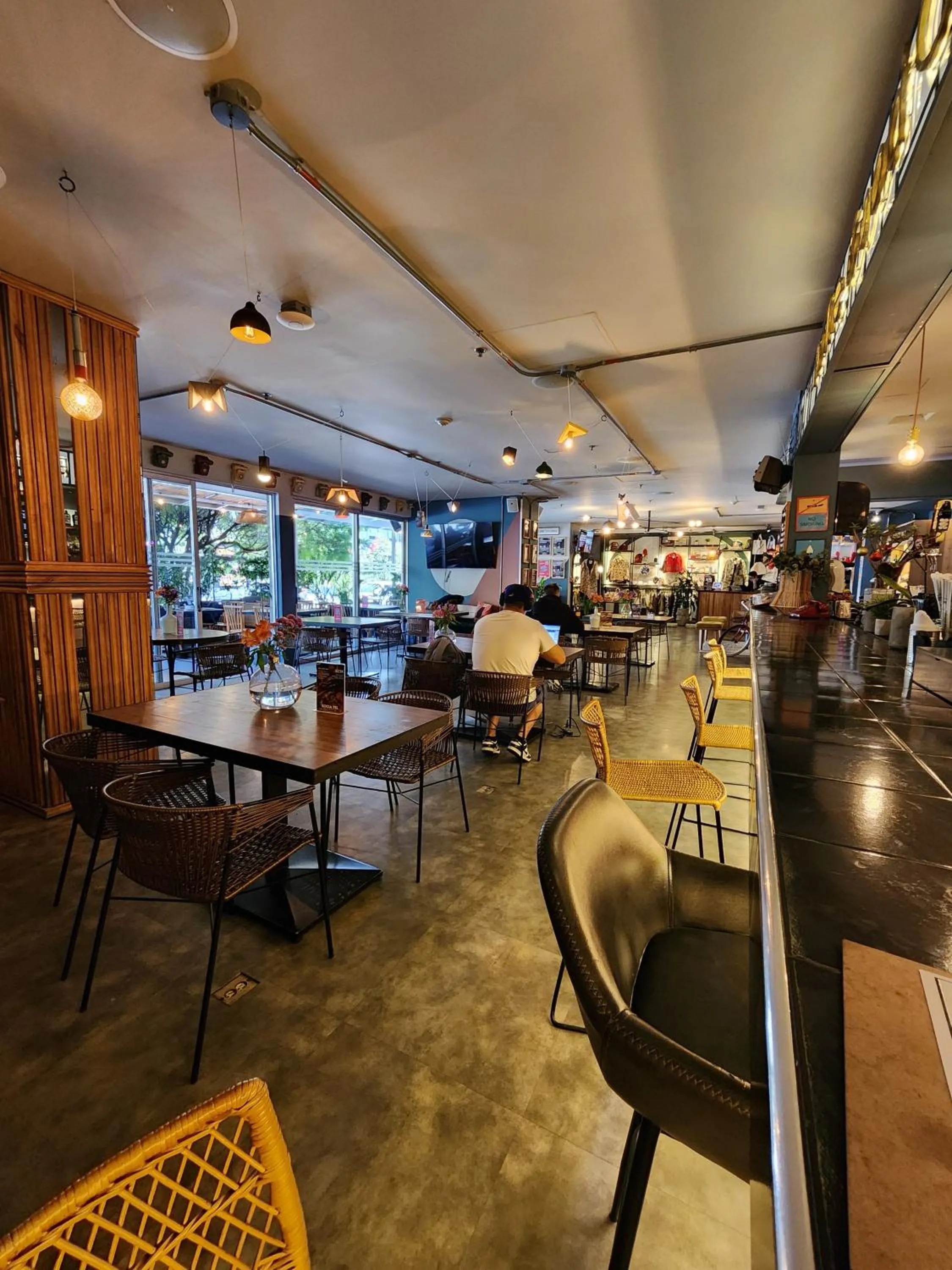 Restaurant/places to eat in Socialtel Parque 93 Bogota