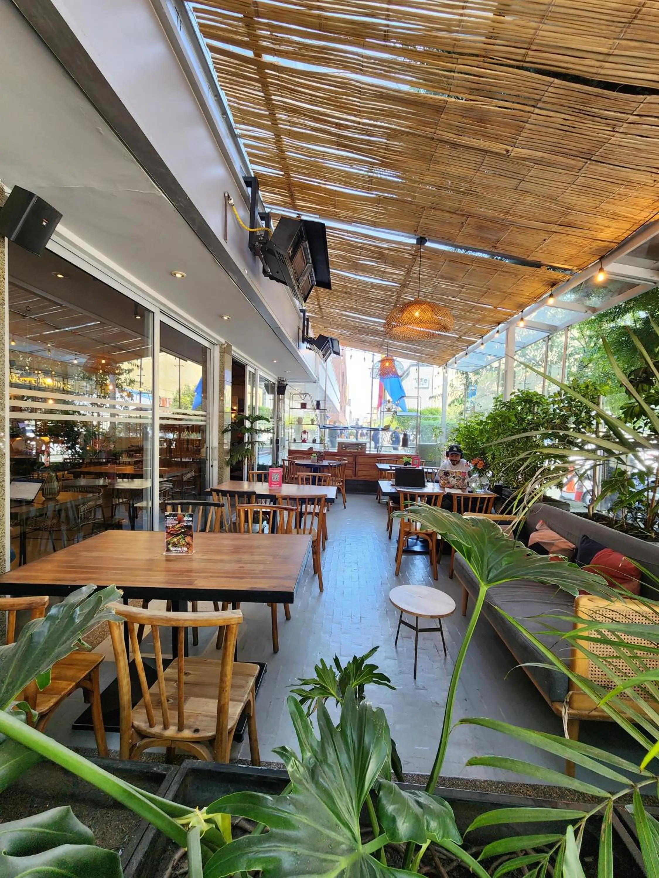 Restaurant/places to eat in Socialtel Parque 93 Bogota