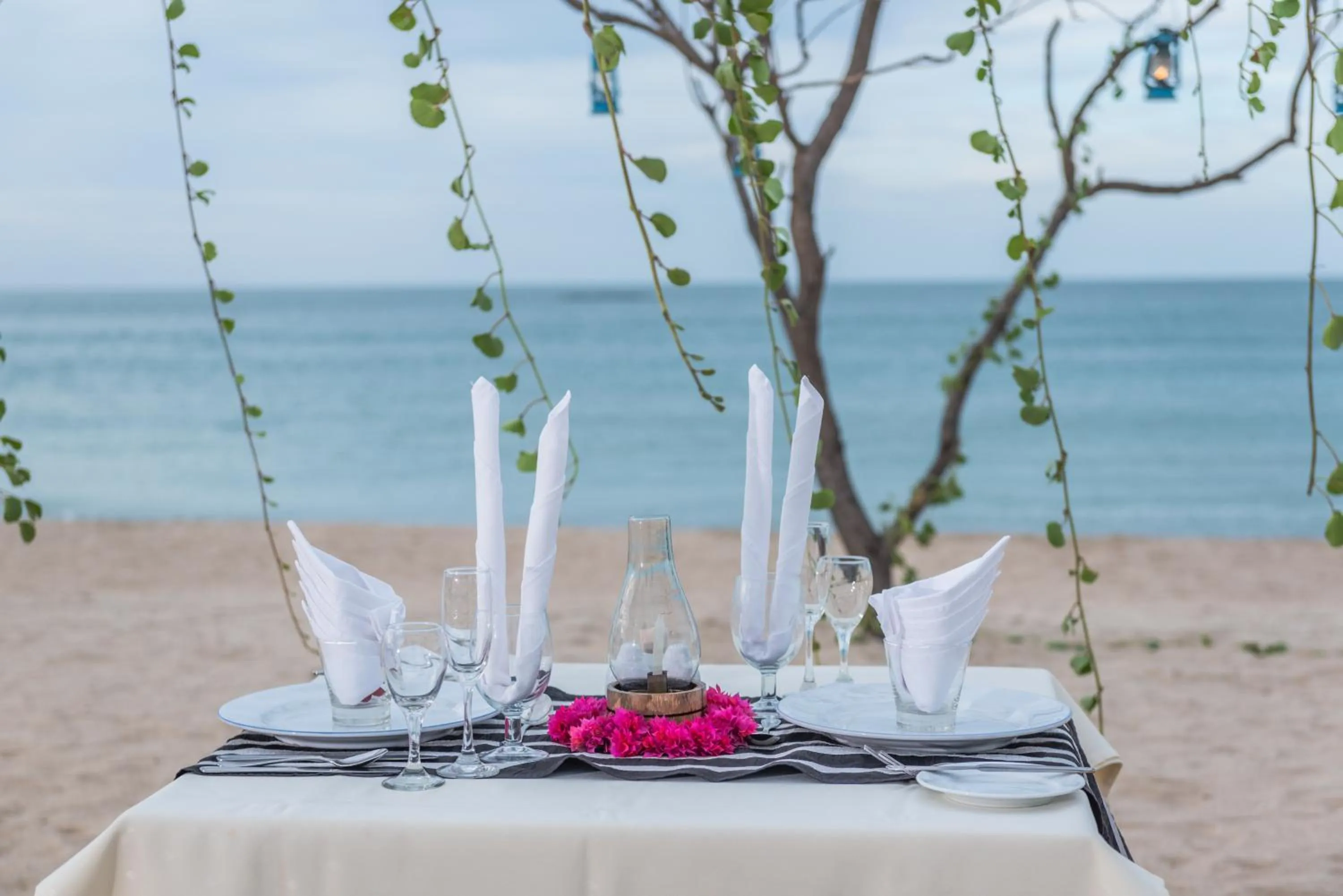 Restaurant/places to eat in Amethyst Resort Passikudah