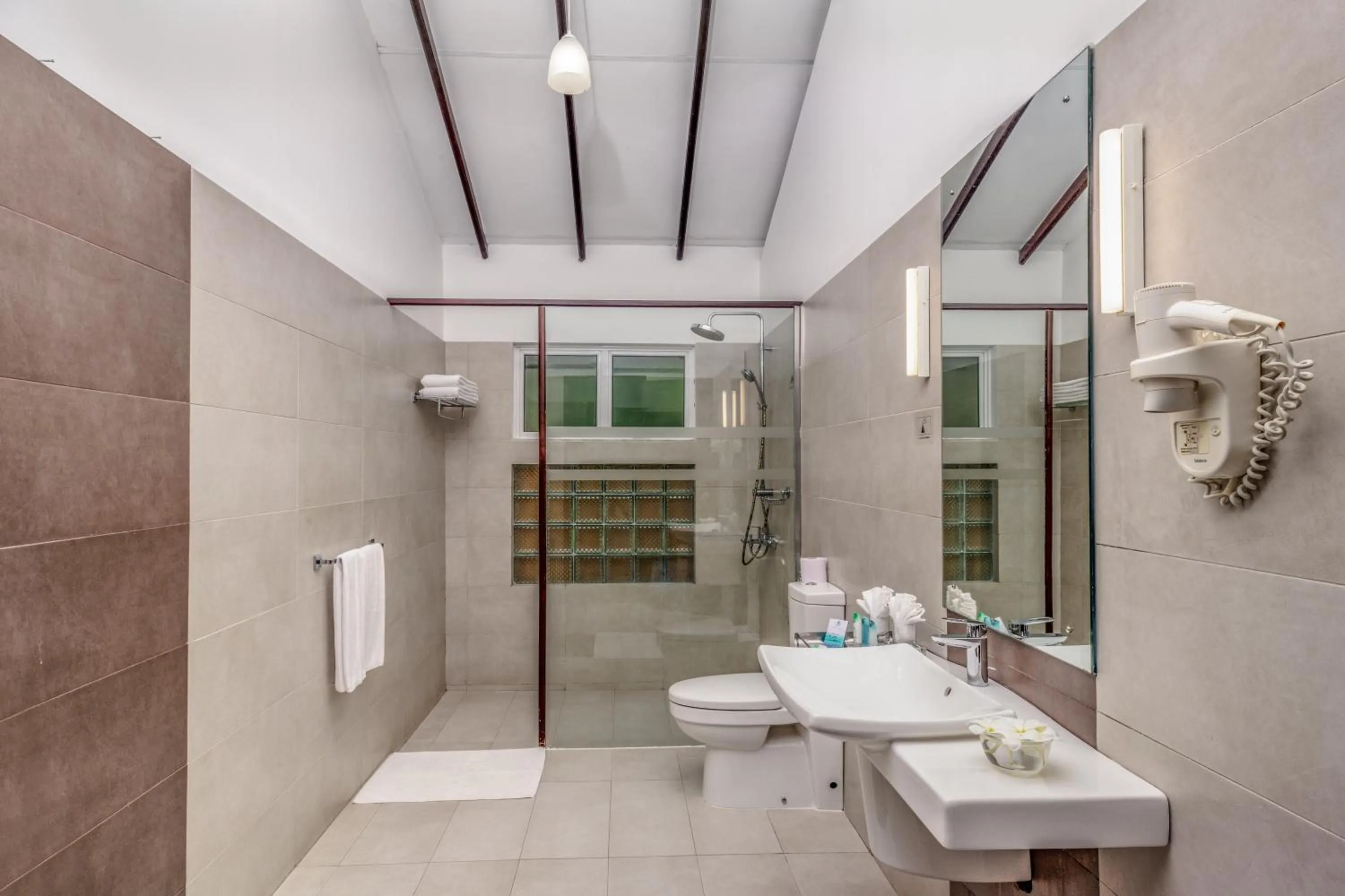 Bathroom in Amethyst Resort Passikudah