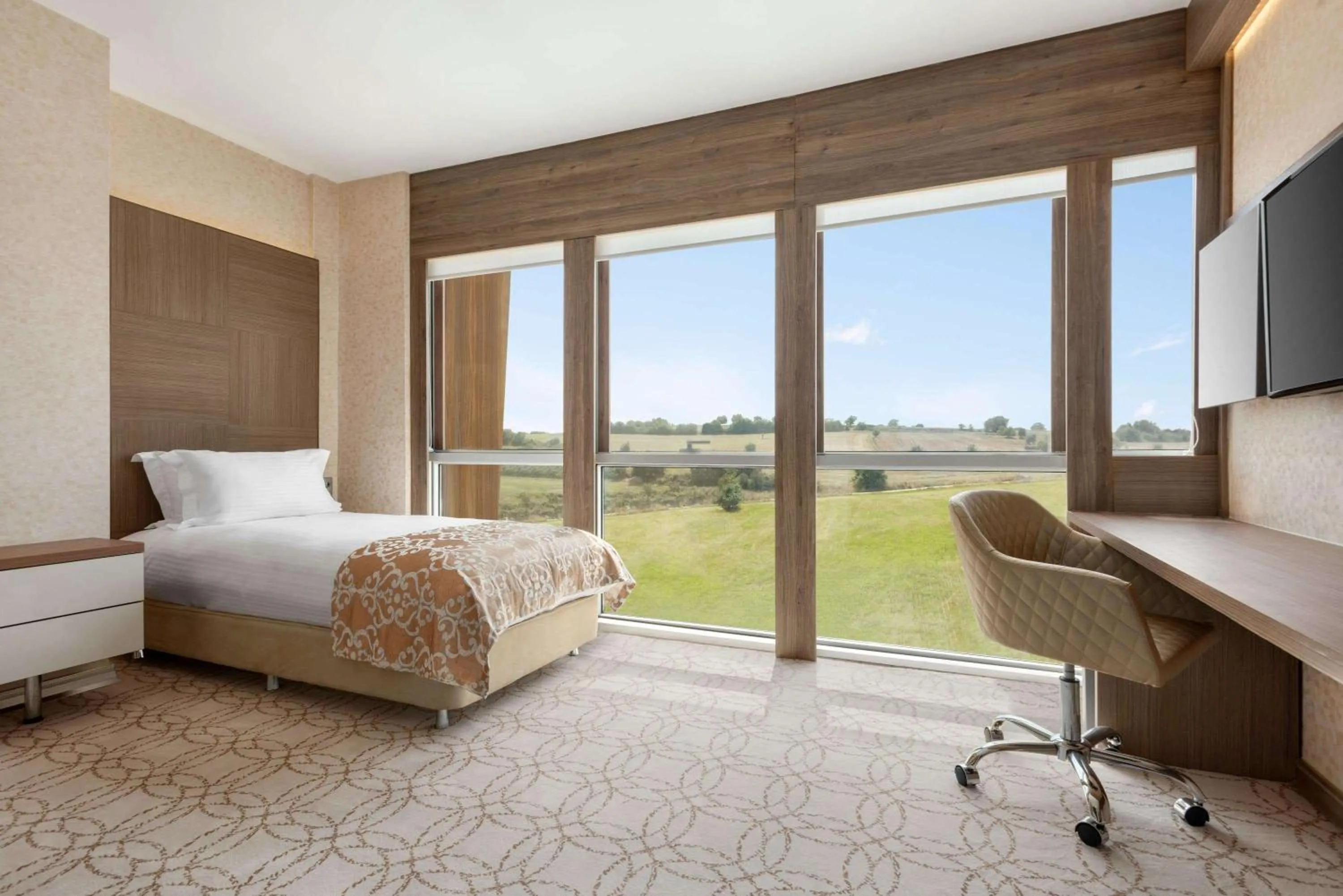 Photo of the whole room in Wyndham Cerkezkoy