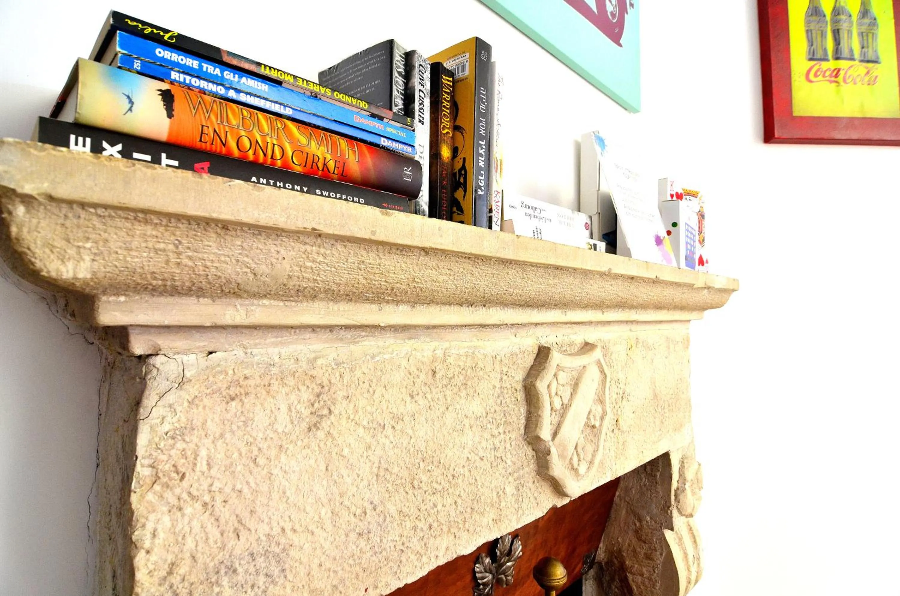 Library in POP Art B&B