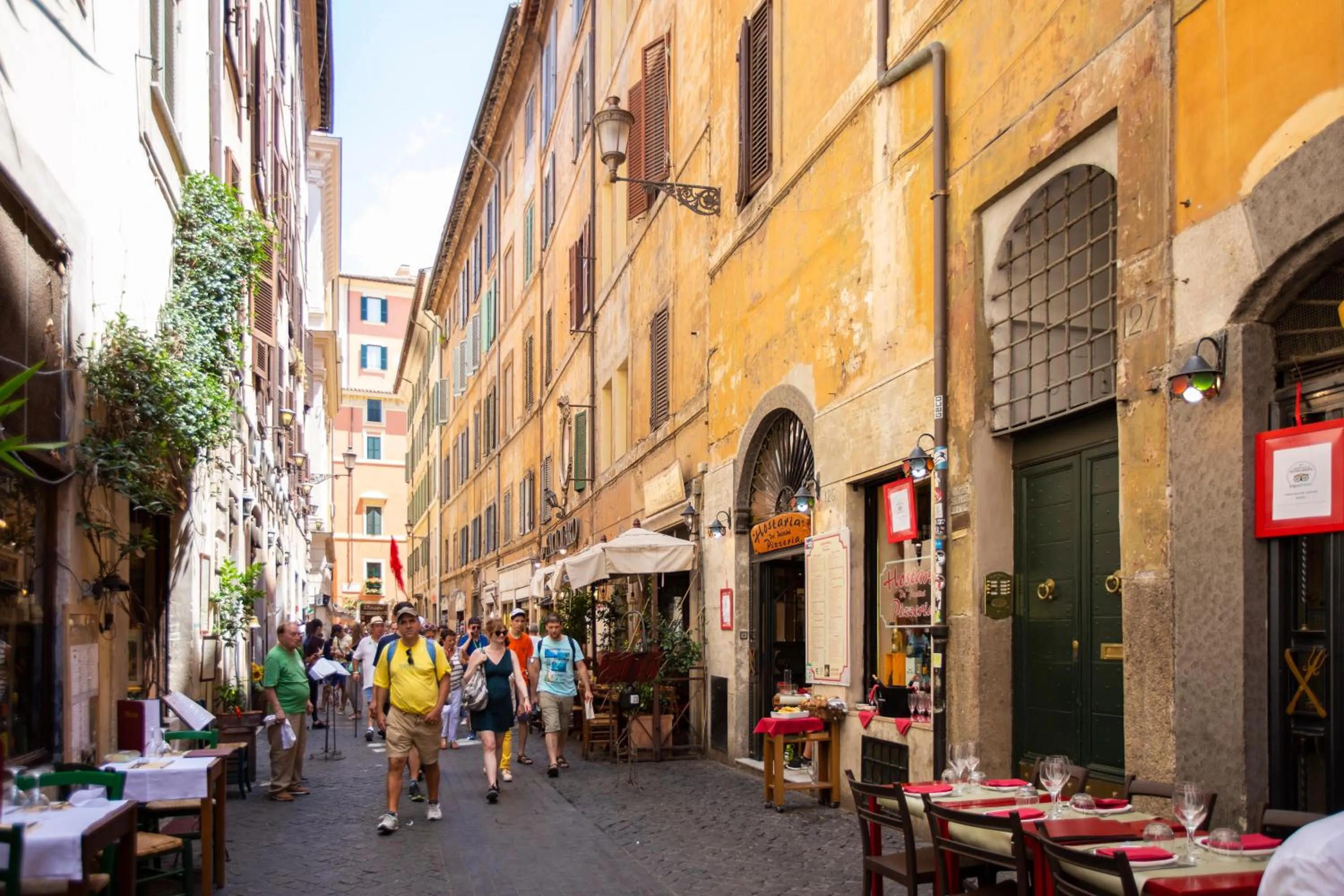 Street view in POP Art B&B