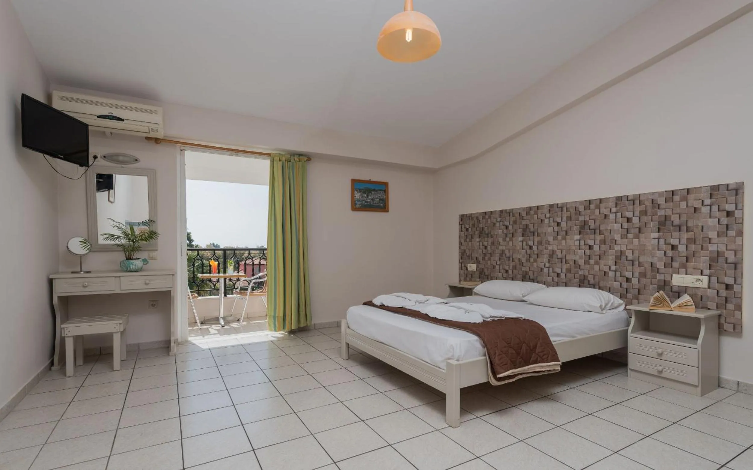 Bedroom, Bed in Hotel Cronulla