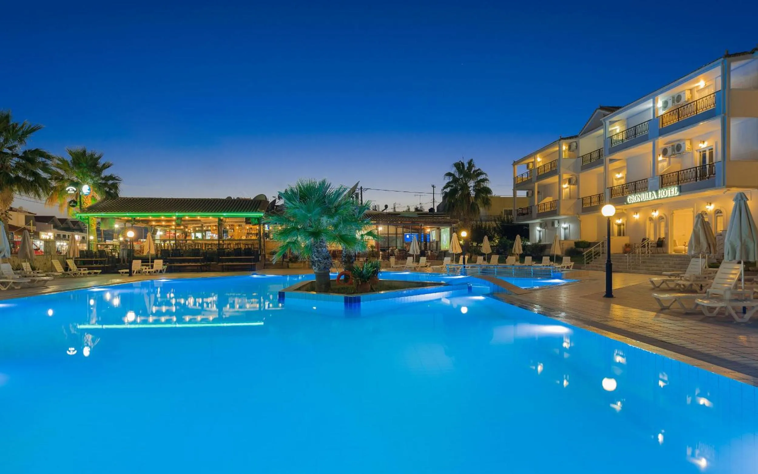 Property building in Hotel Cronulla