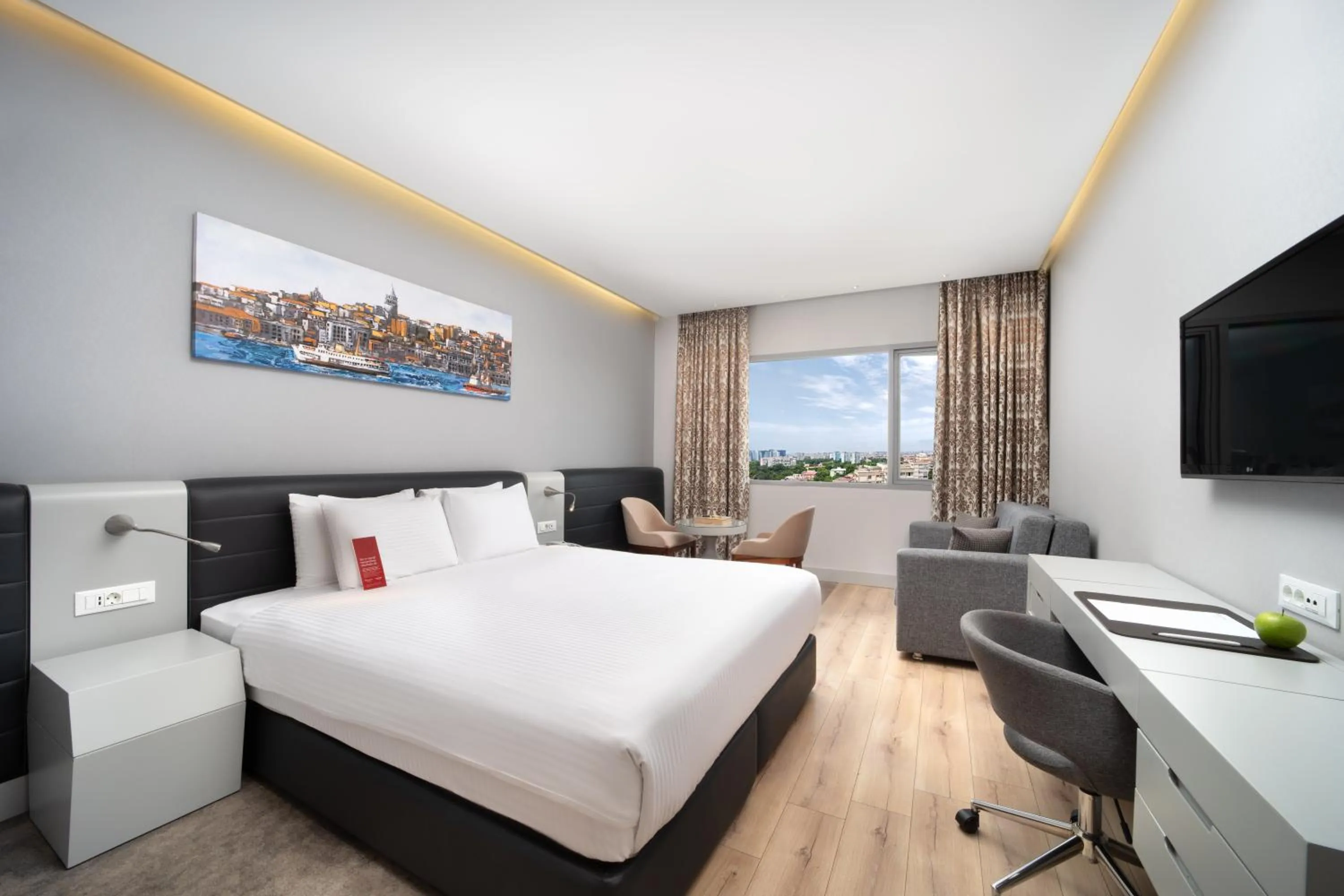 Photo of the whole room, Bed in Ramada Plaza by Wyndham Istanbul Atakoy