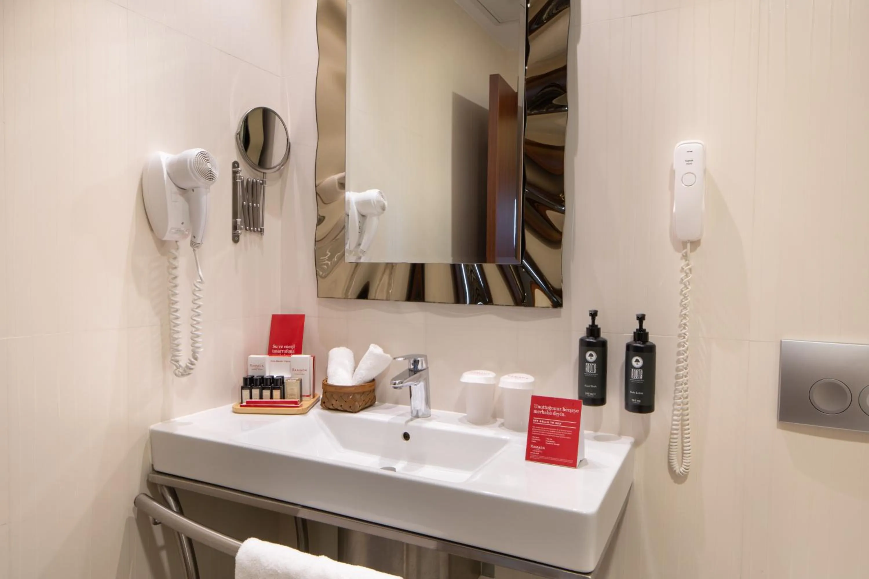 Bathroom in Ramada Plaza by Wyndham Istanbul Atakoy