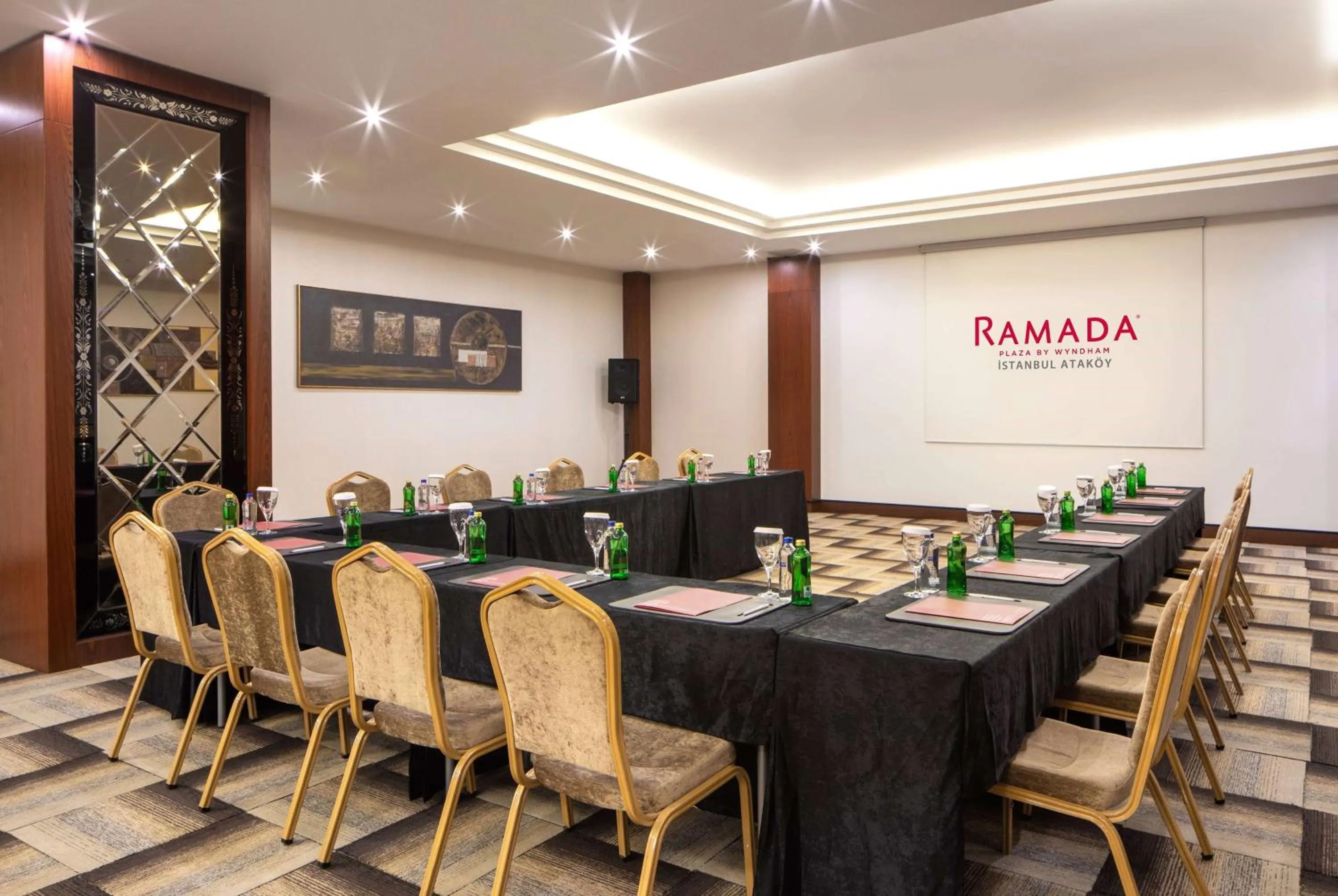 Meeting/conference room in Ramada Plaza by Wyndham Istanbul Atakoy