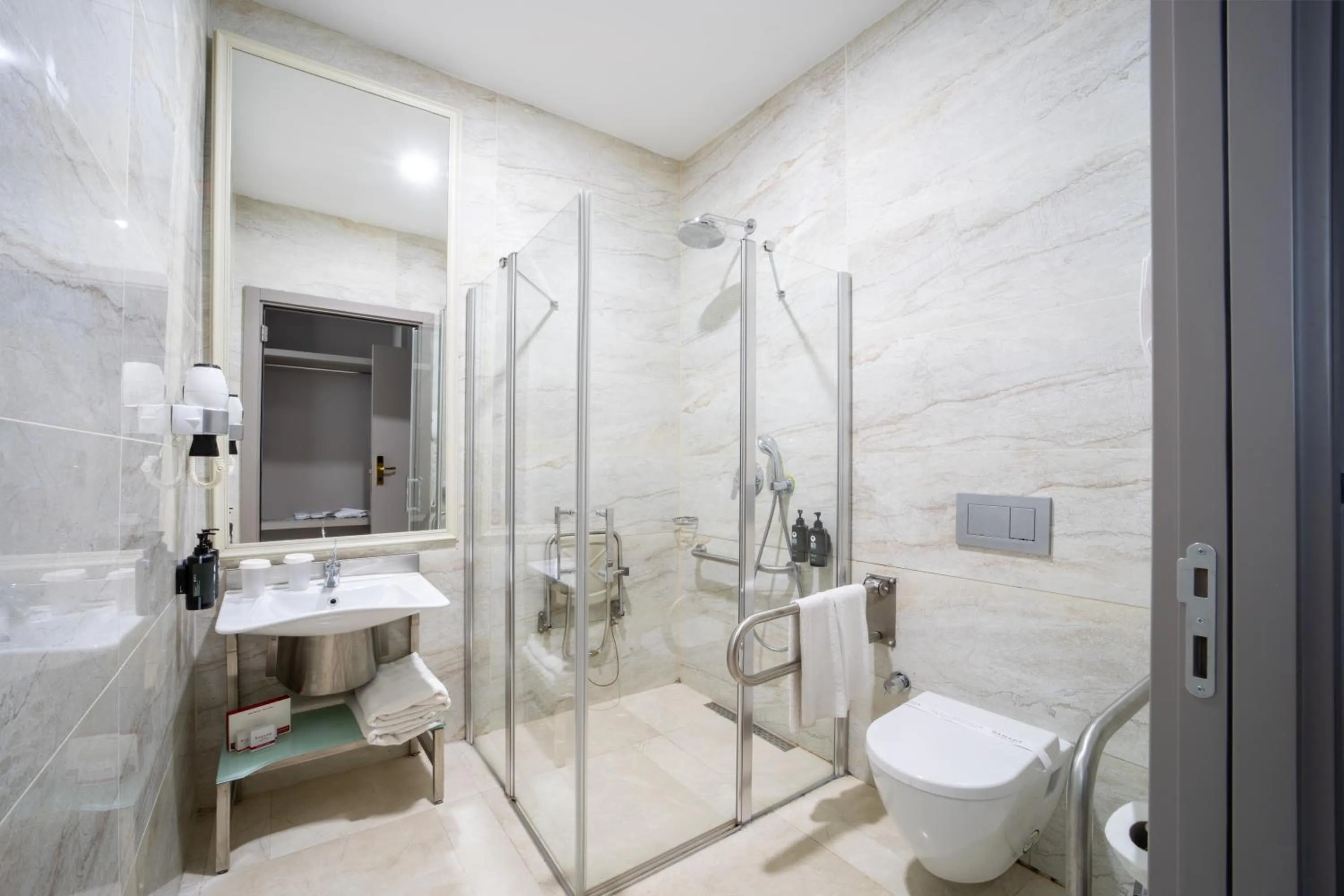 Bathroom in Ramada Plaza by Wyndham Istanbul Atakoy