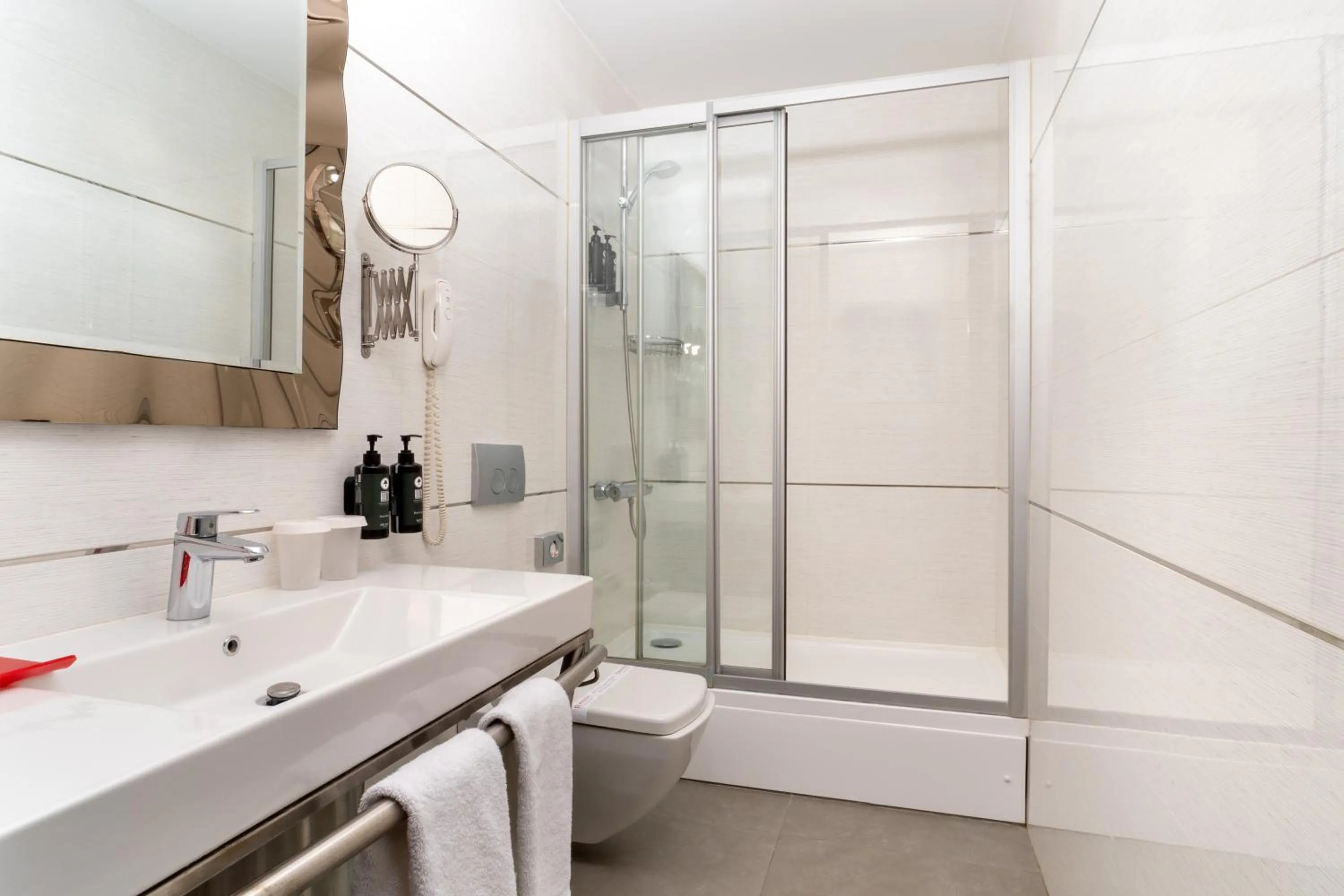 Bathroom in Ramada Plaza by Wyndham Istanbul Atakoy