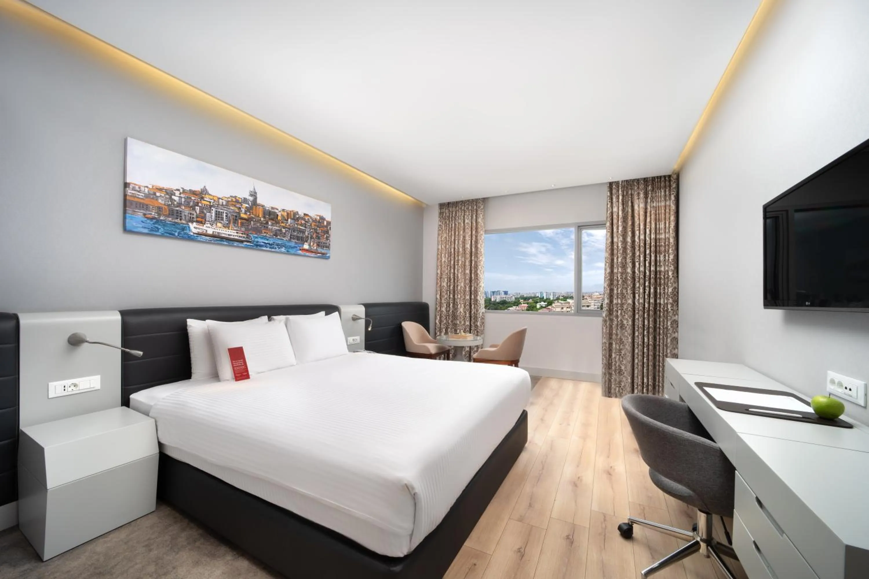 Photo of the whole room, Bed in Ramada Plaza by Wyndham Istanbul Atakoy