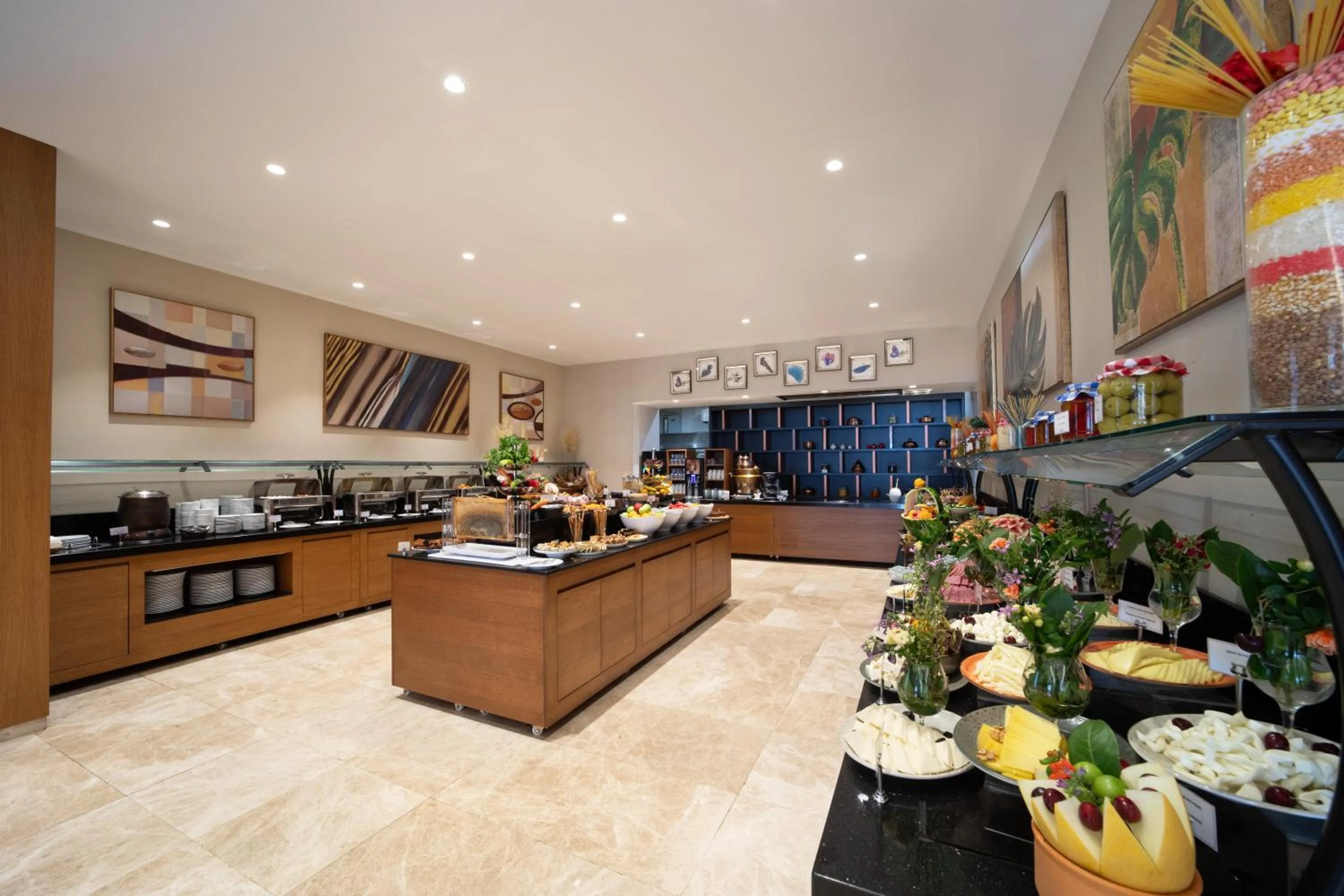 Food and drinks in Ramada Plaza by Wyndham Istanbul Atakoy