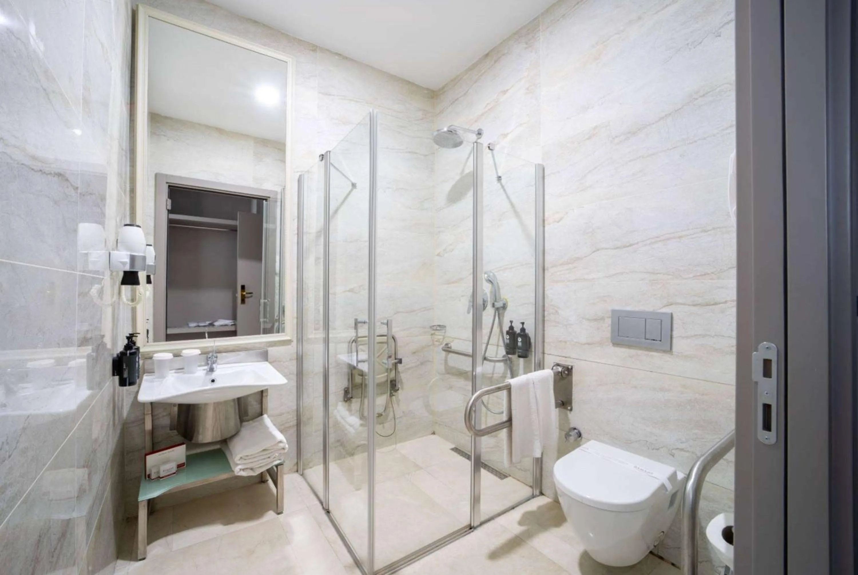 Bathroom in Ramada Plaza by Wyndham Istanbul Atakoy