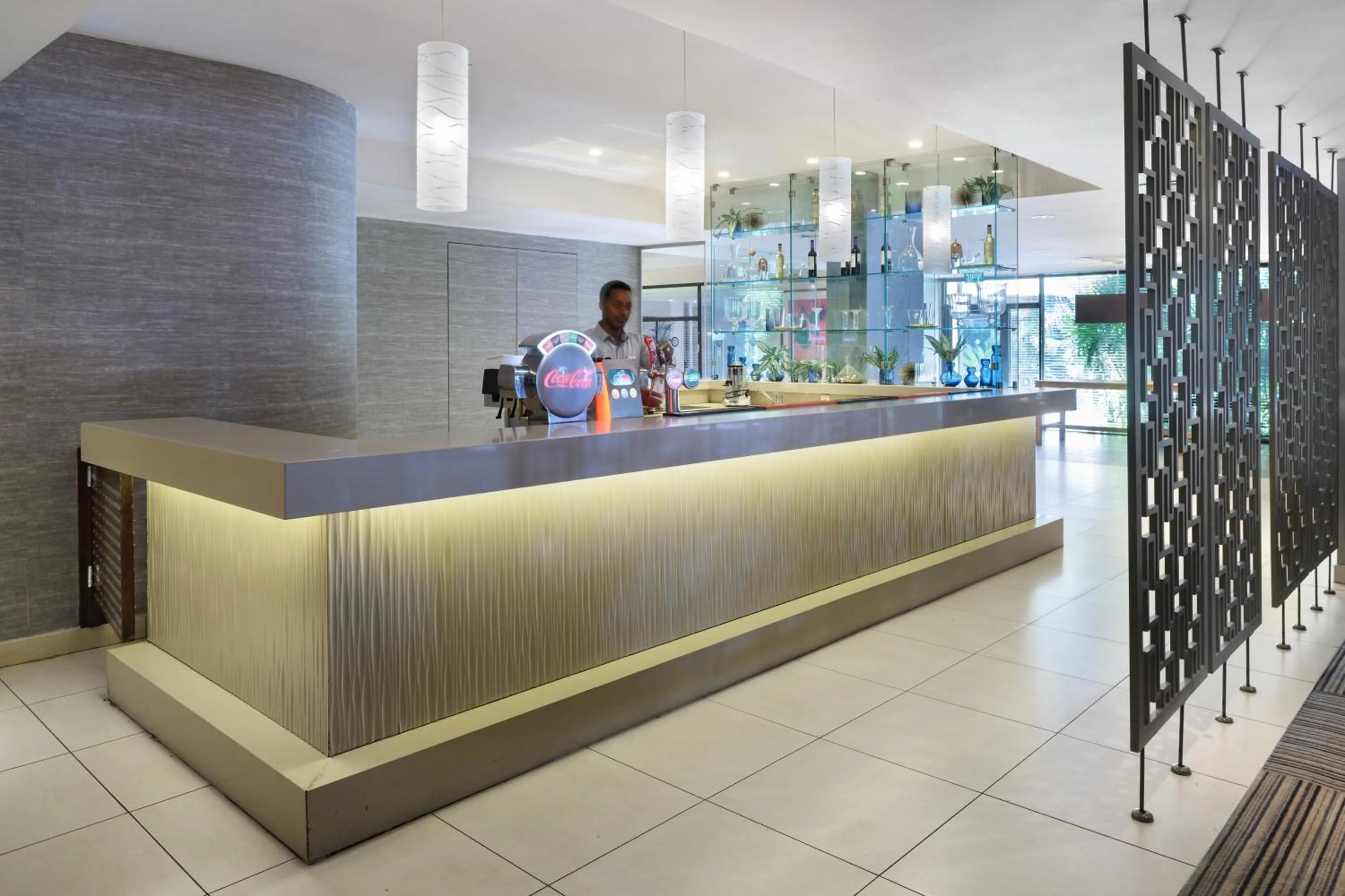 Drinks in Lagoona by Isrotel Collection