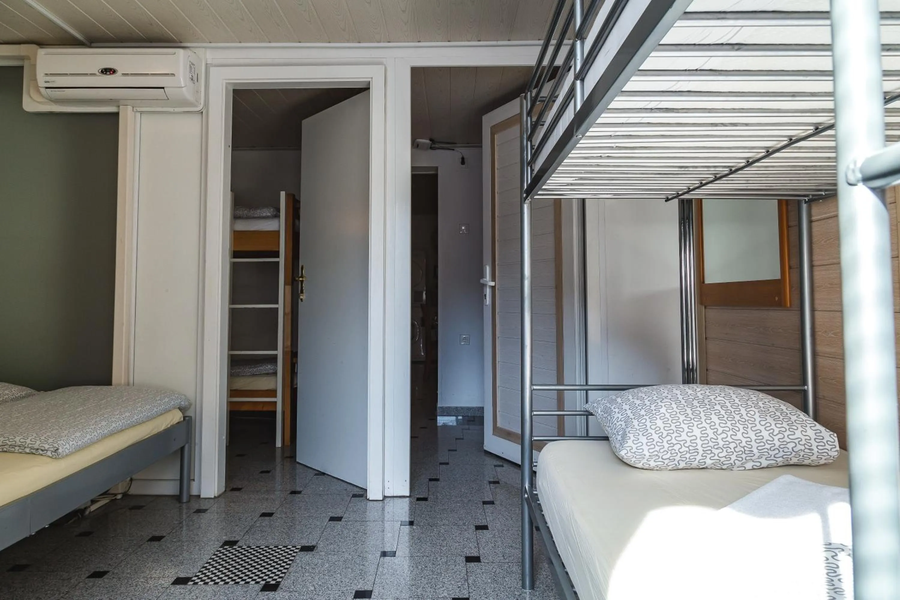 Property building, Bed in Hostel 24