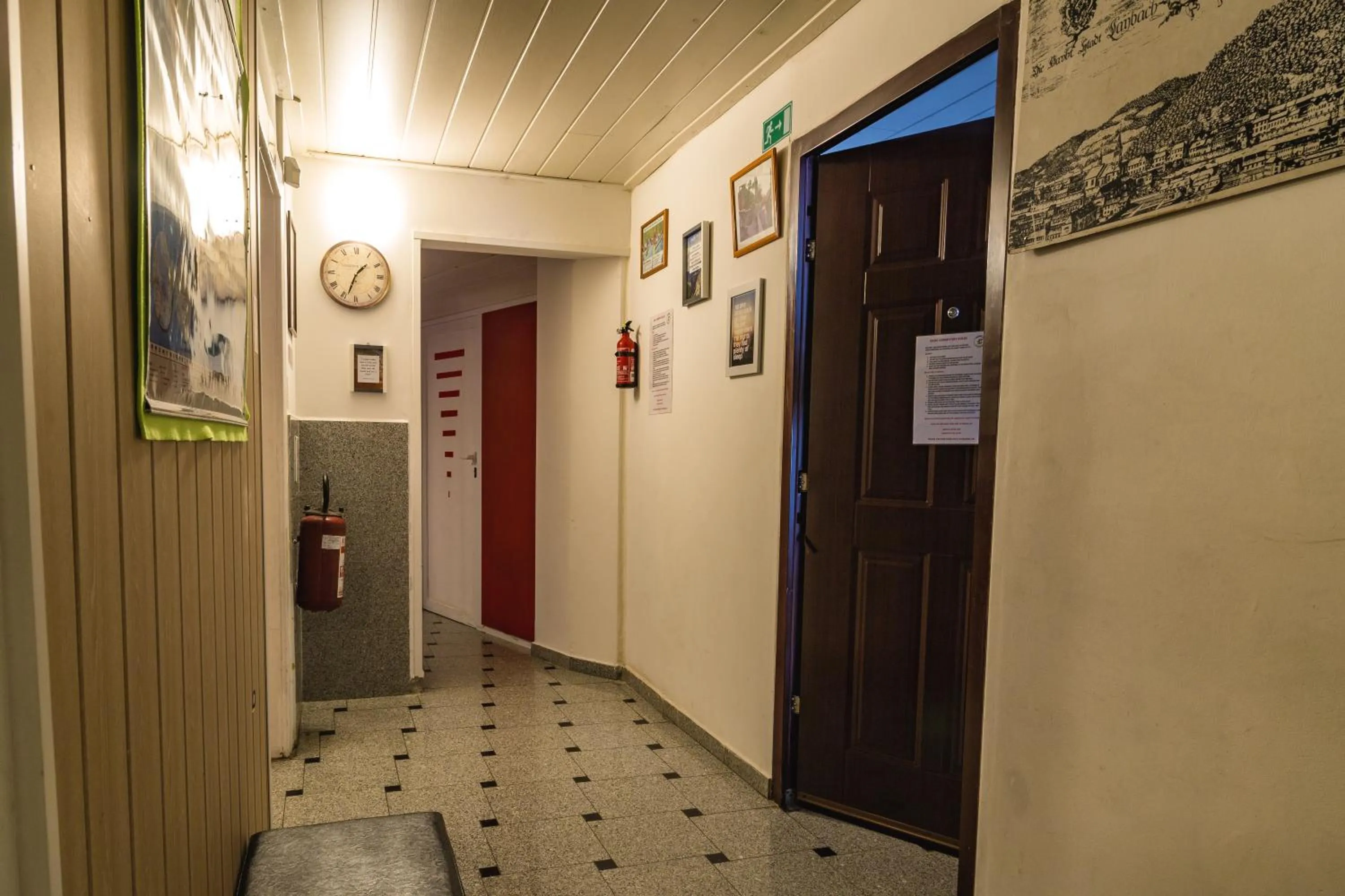 Communal lounge/ TV room in Hostel 24