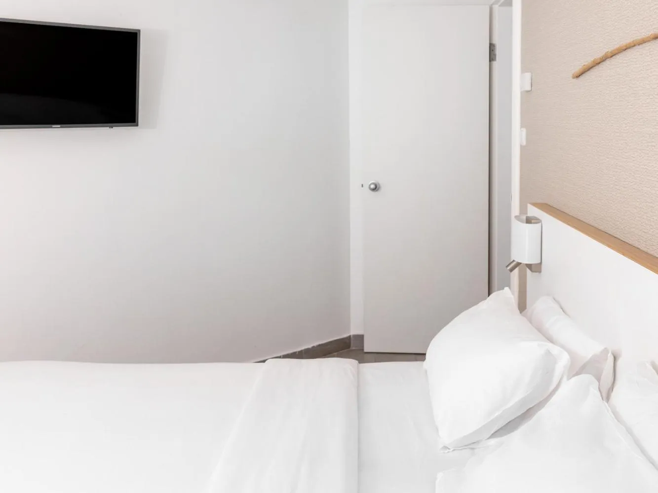 TV and multimedia, Bed in Riviera by Isrotel Collection