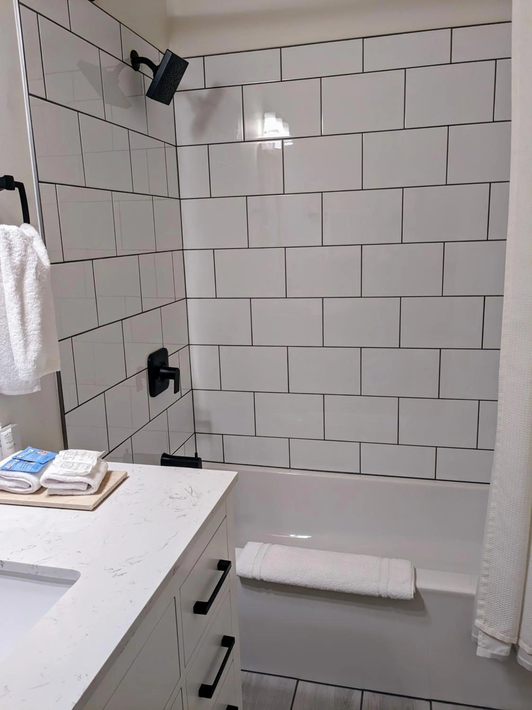 Shower in Courthouse Inn Revelstoke