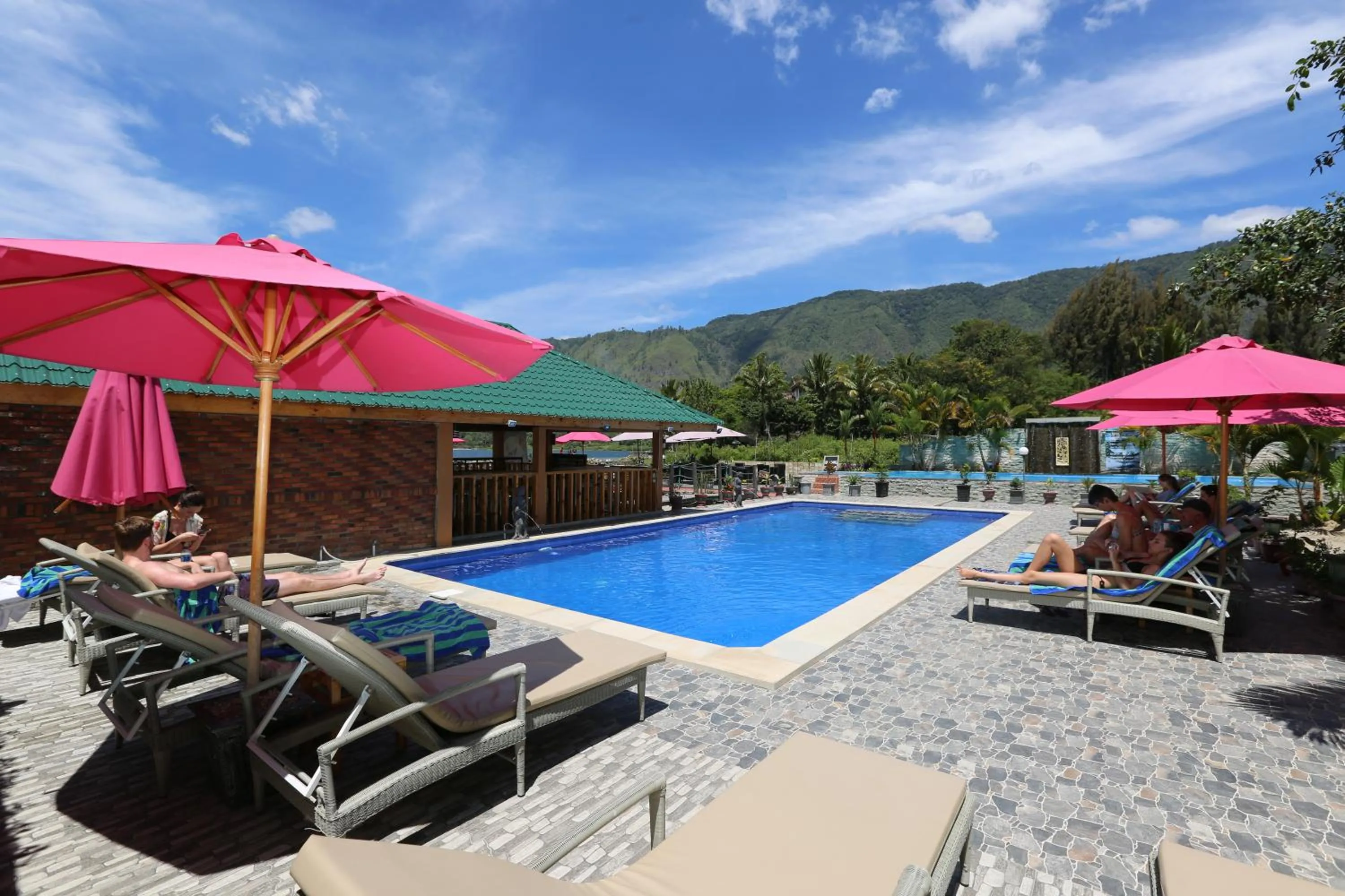 Swimming pool in Toba Village Inn