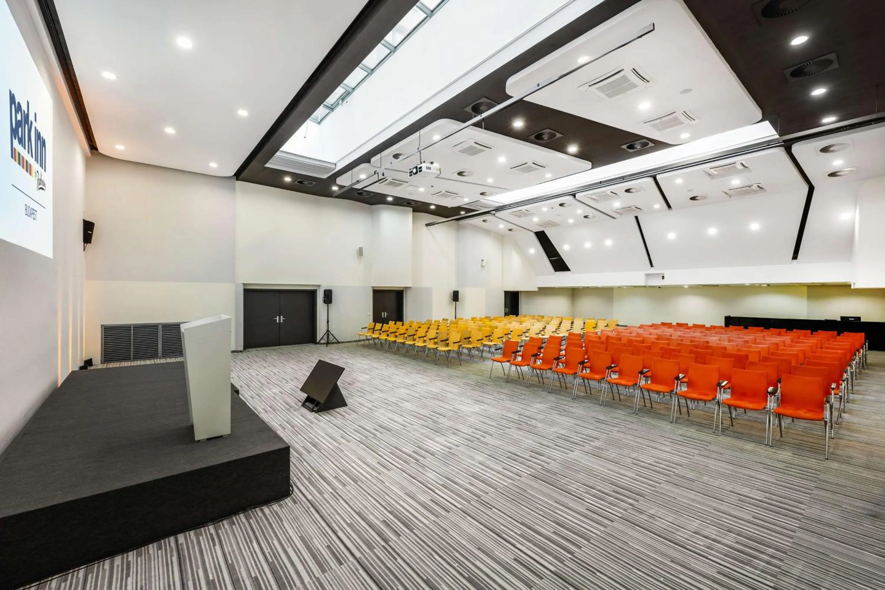 Meeting/conference room in Park Inn By Radisson Budapest