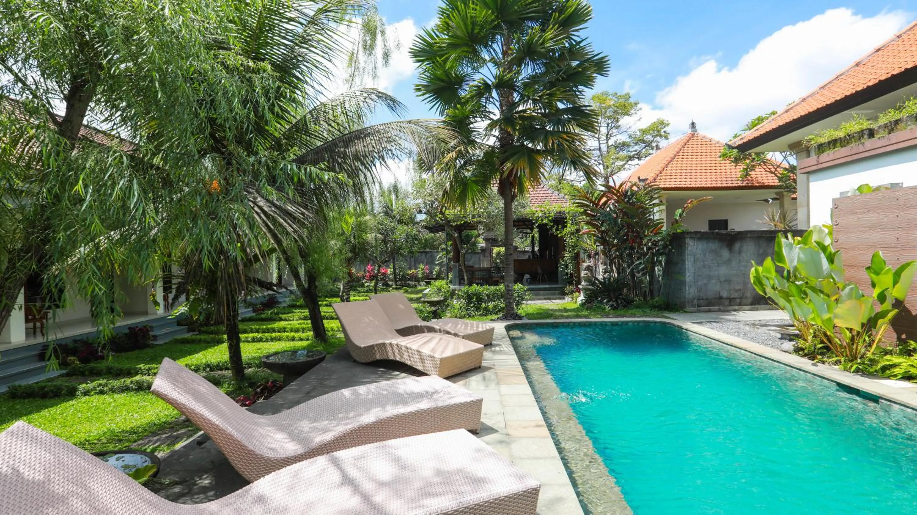 Swimming pool in Adil Villa & Resort