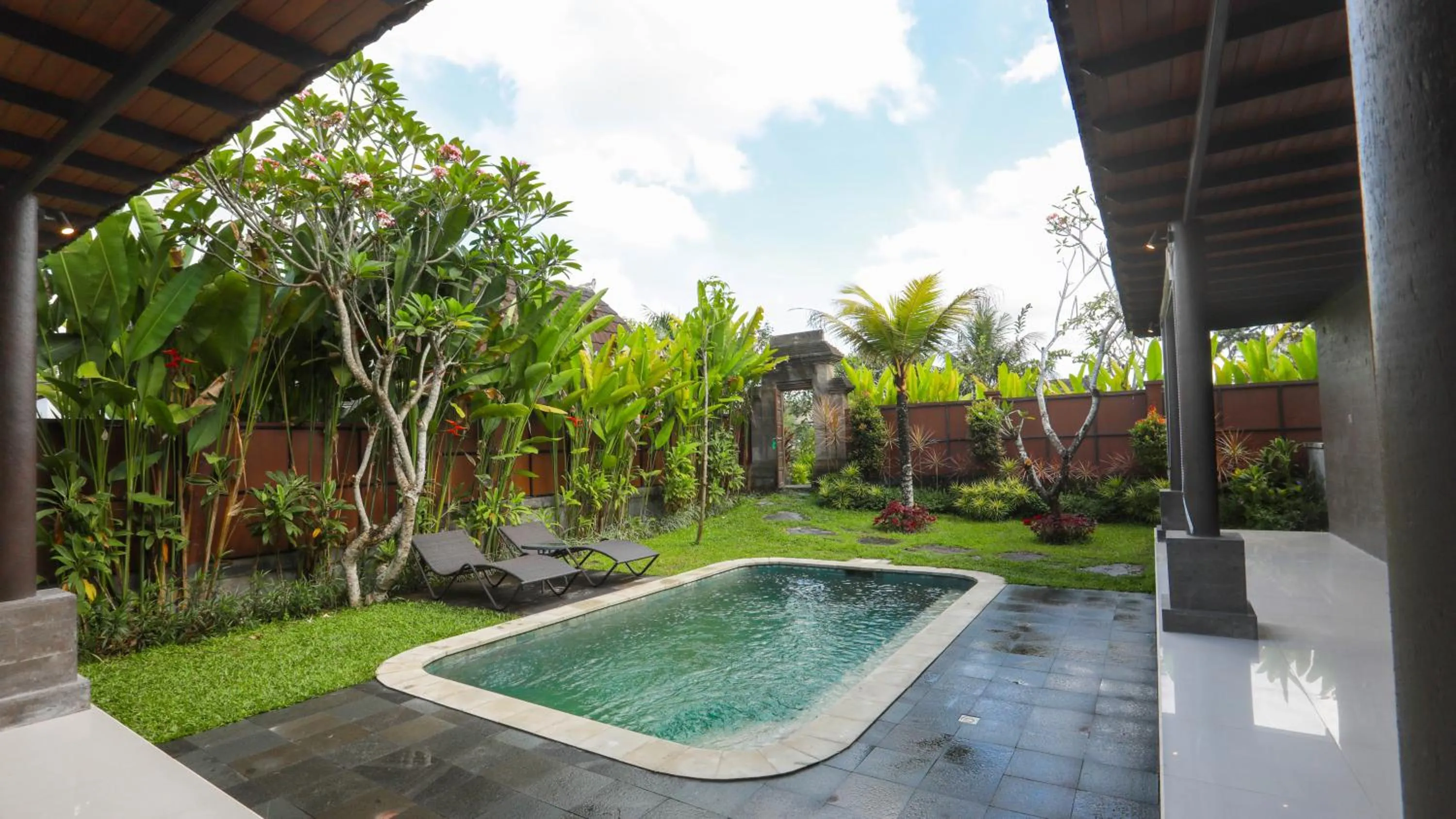 Swimming pool in Adil Villa & Resort