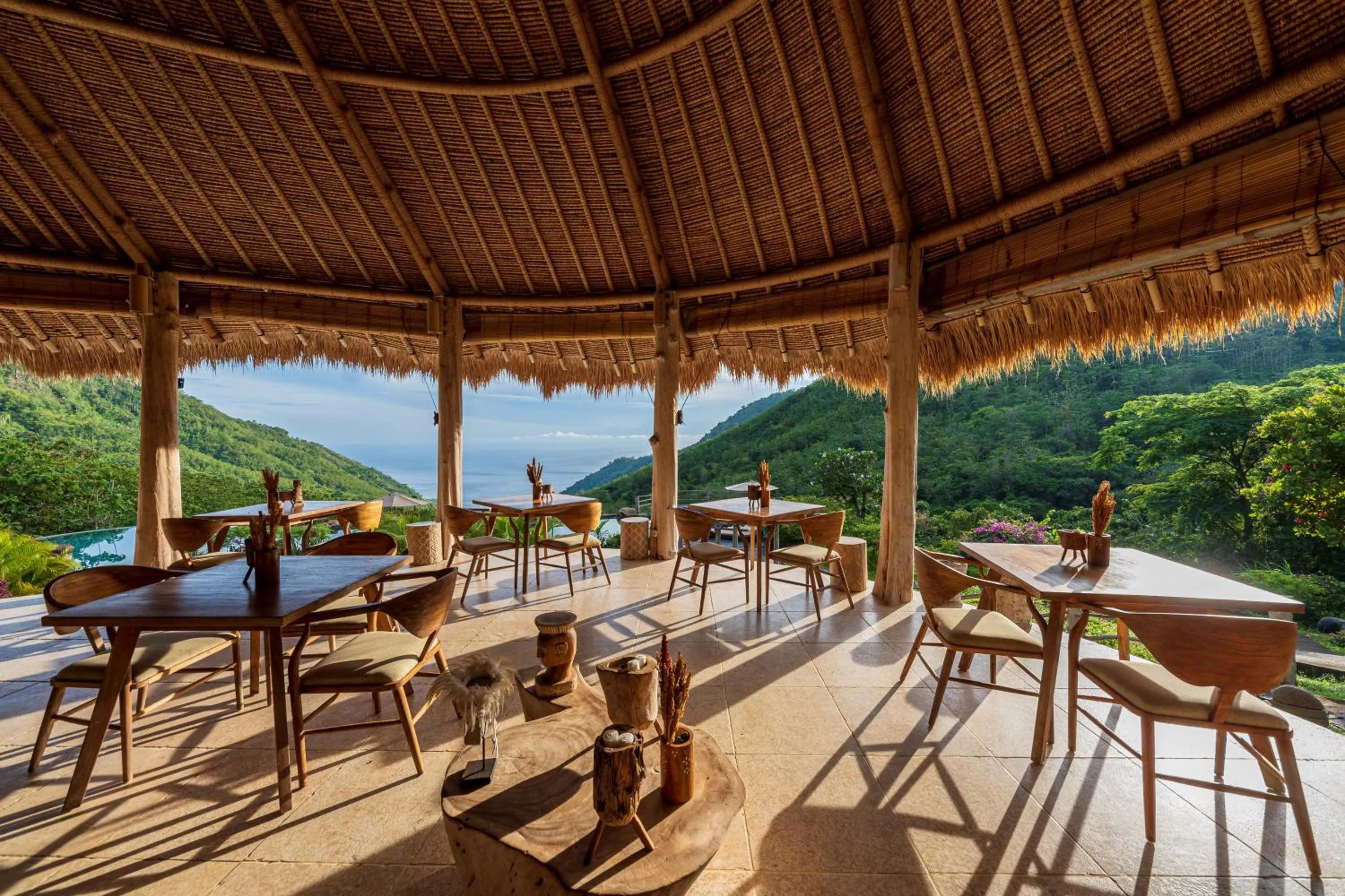 Restaurant/places to eat in MATHIS Lodge Amed