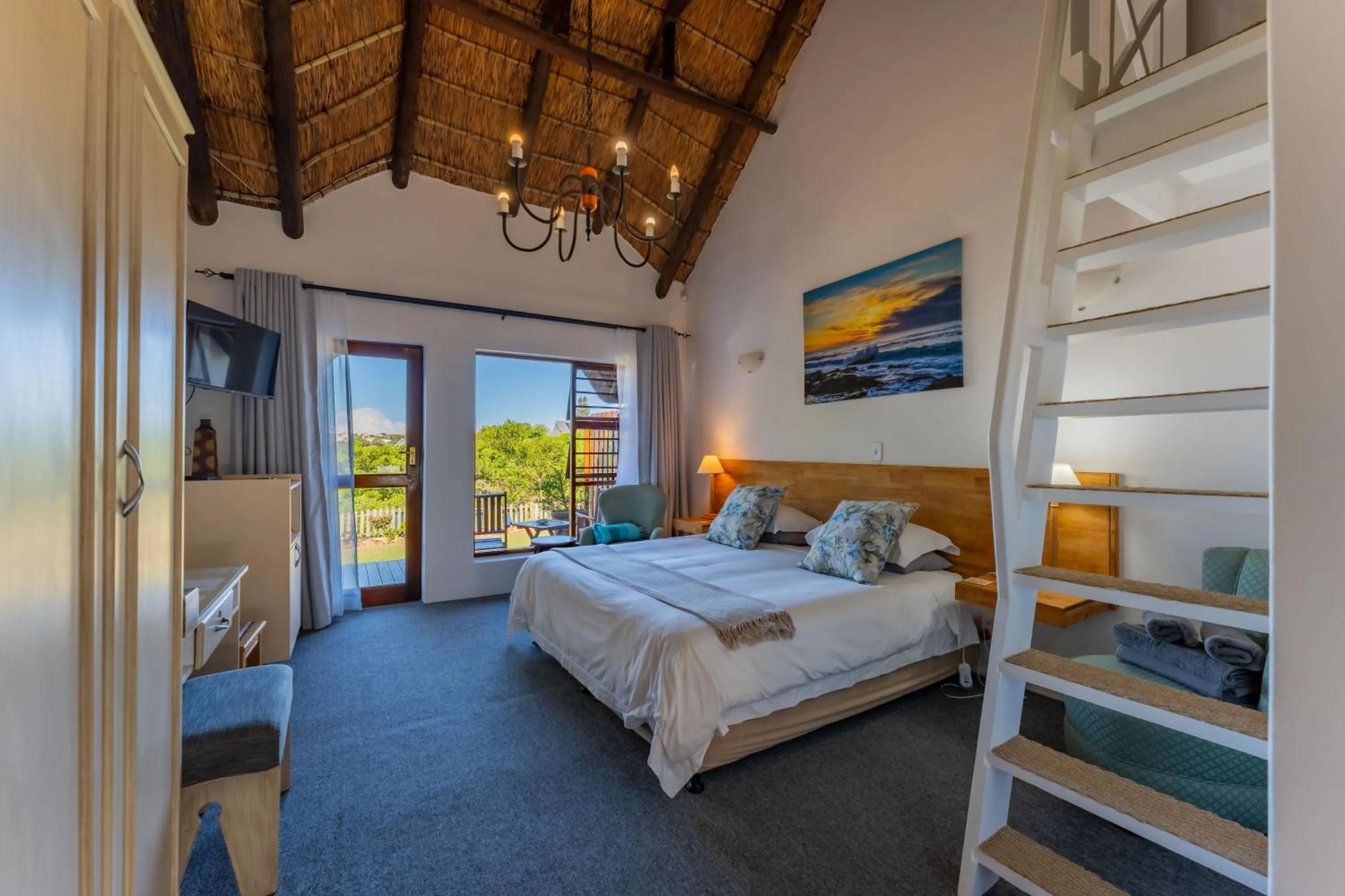 Bedroom, Bed in Cycads on Sea Guest House