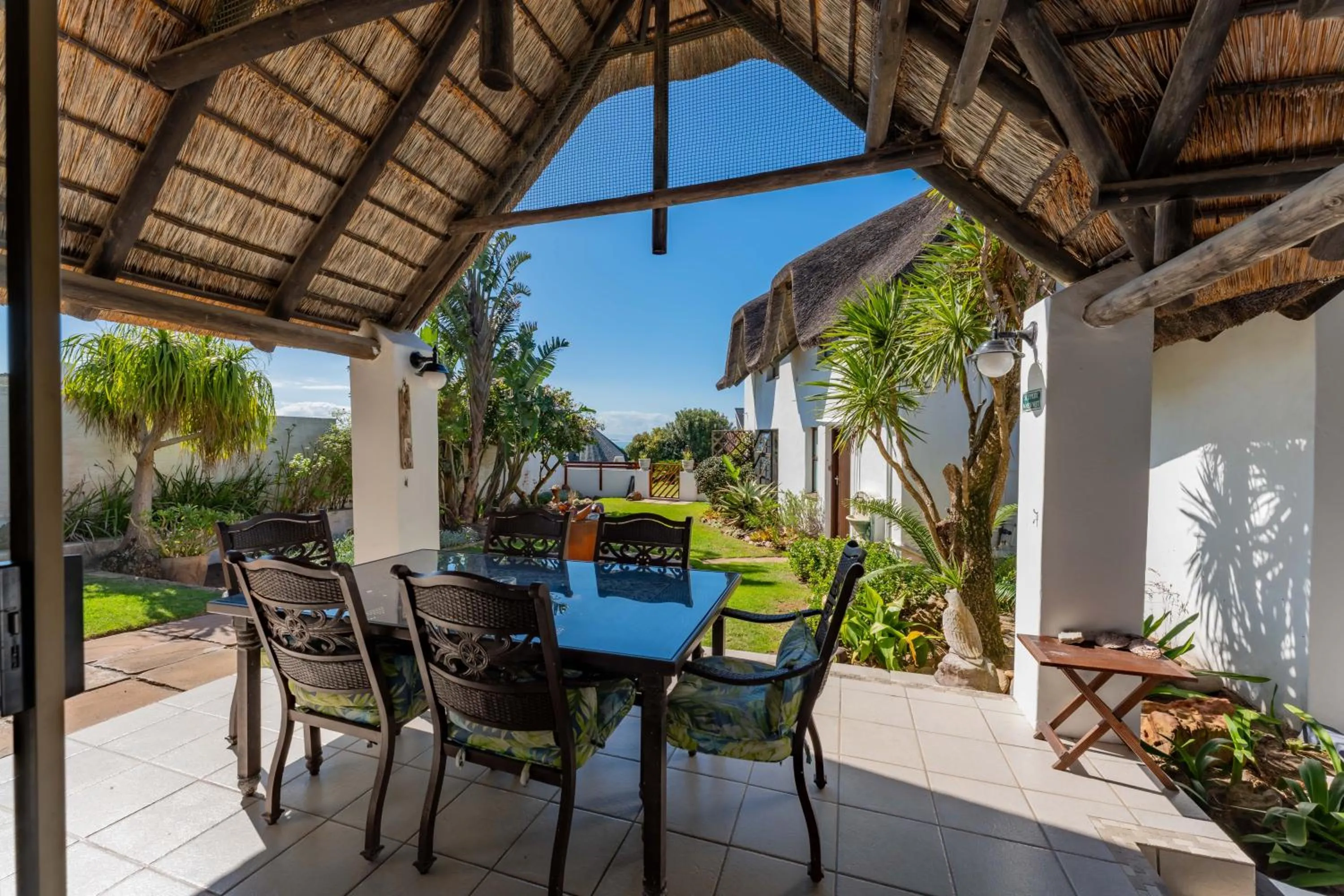 Breakfast in Cycads on Sea Guest House