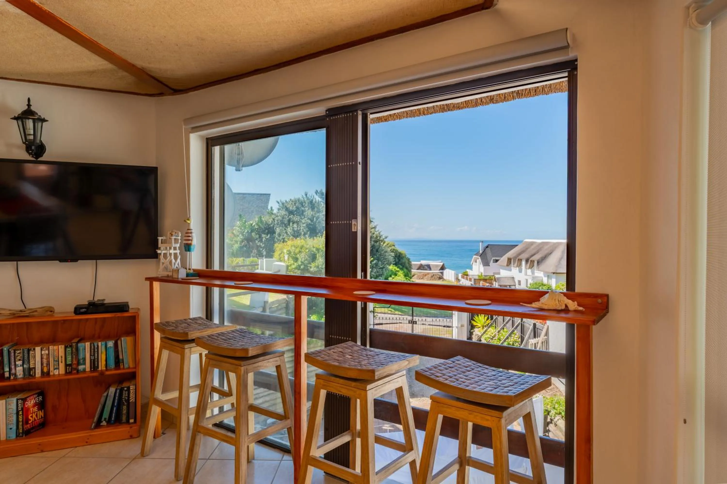 Lounge or bar in Cycads on Sea Guest House